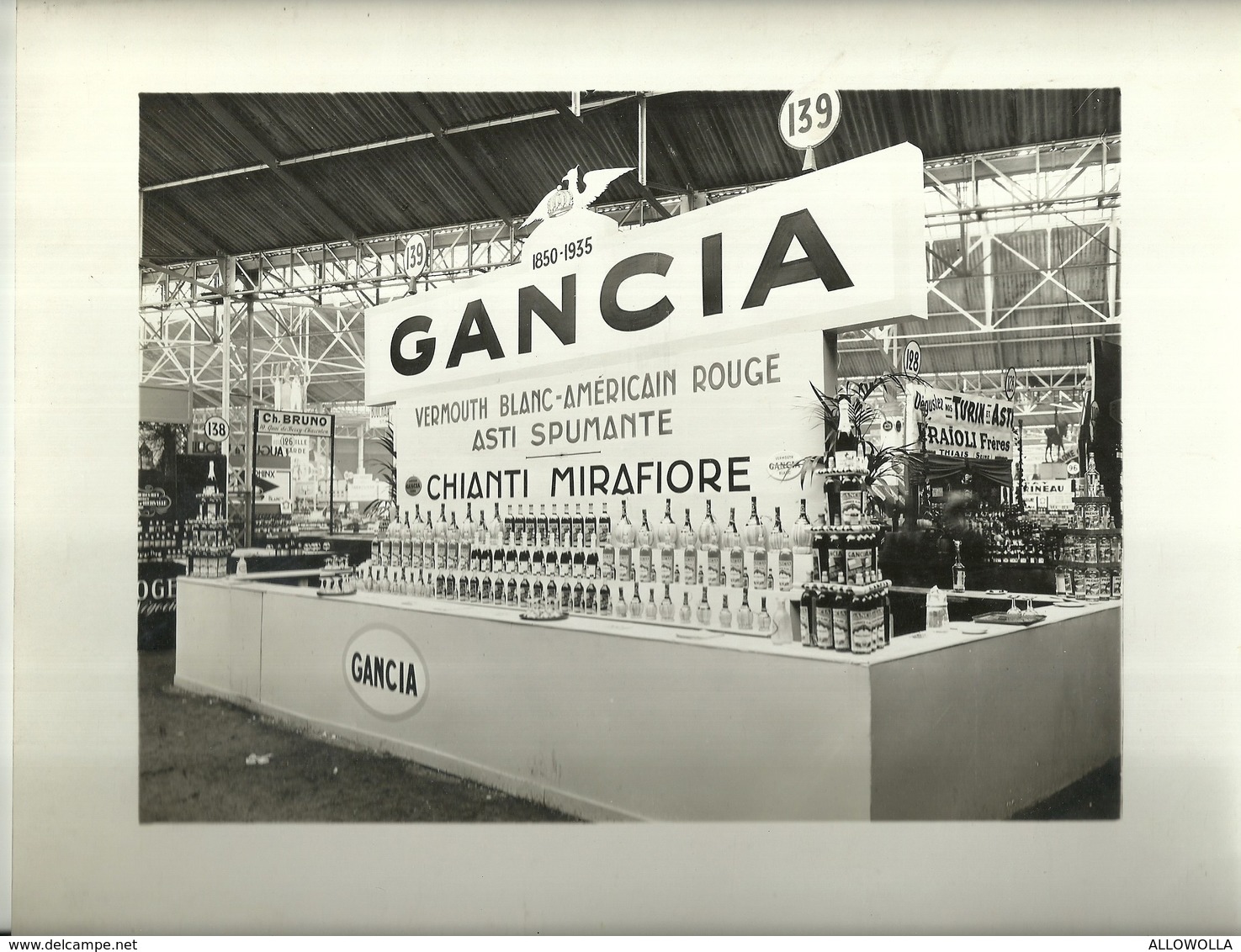 2177 " STAND GANCIA ALLA FIERA DI PARIGI DEL 1939. " ORIGINALE - Foto Dedicate