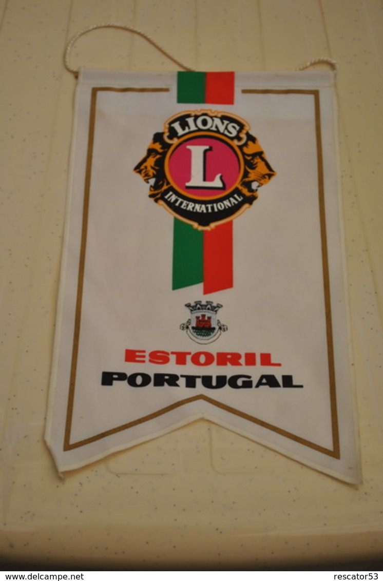 Rare Fanion Lion's Club Estoril Portugal - Otros & Sin Clasificación