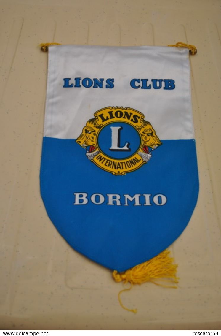 Rare Fanion Lion's Club Bormio - Autres & Non Classés