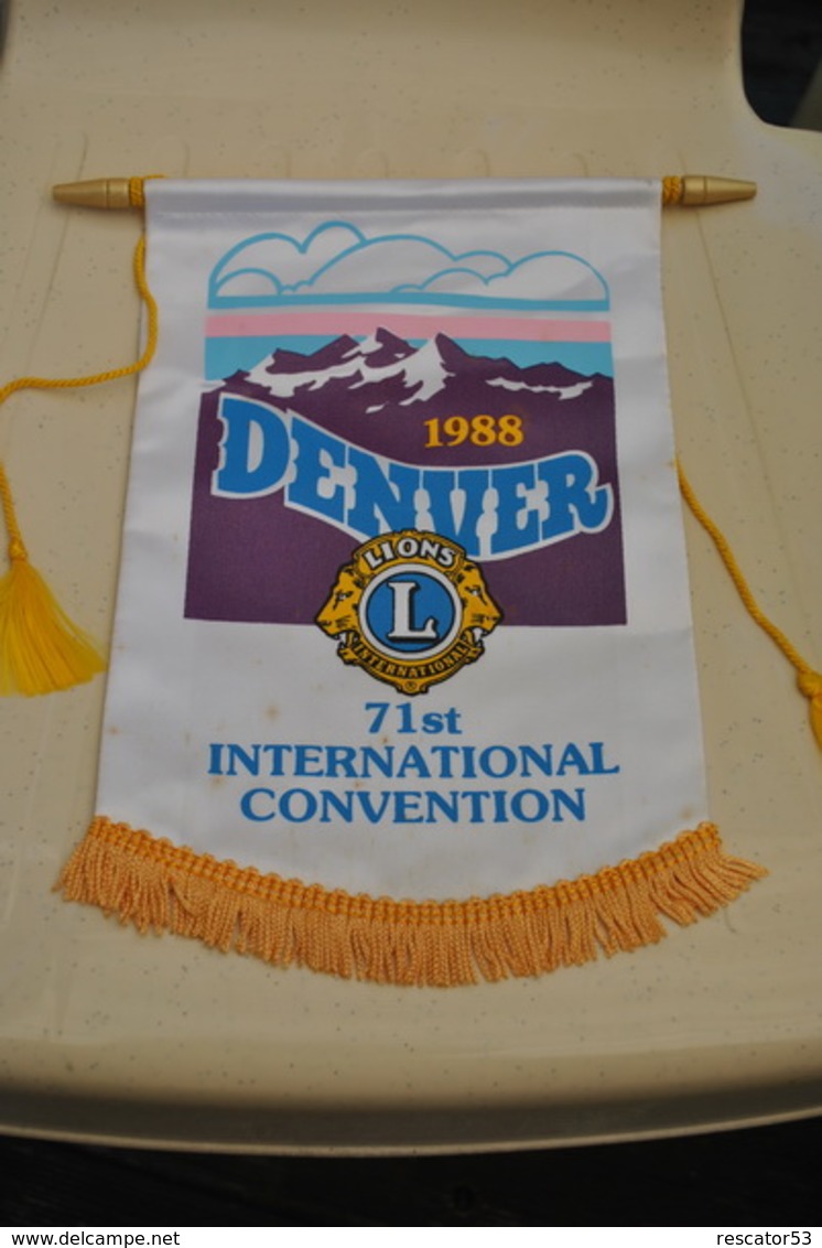 Rare Fanion Lion's Club Denver 1988  71ème Convention Internationale - Autres & Non Classés