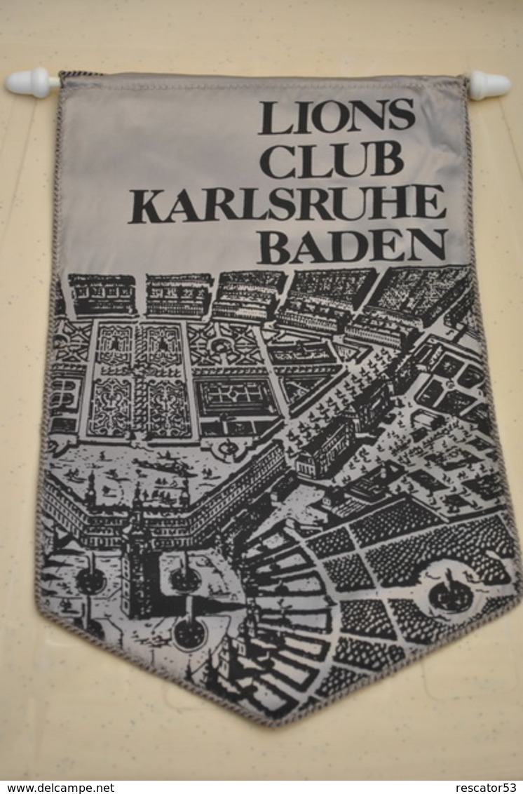 Rare Fanion Lion's Club Karlsruhe Baden - Autres & Non Classés