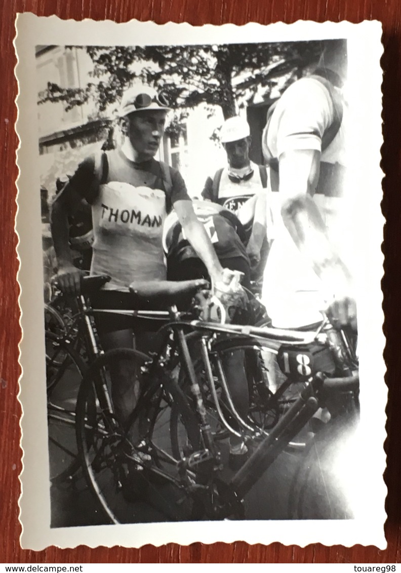 3 Photos. (Cyclisme) Circuit De L'Ouest-Eclair 1936 (Tour De L'Ouest). Publicité Vélo Thomann. - Sport