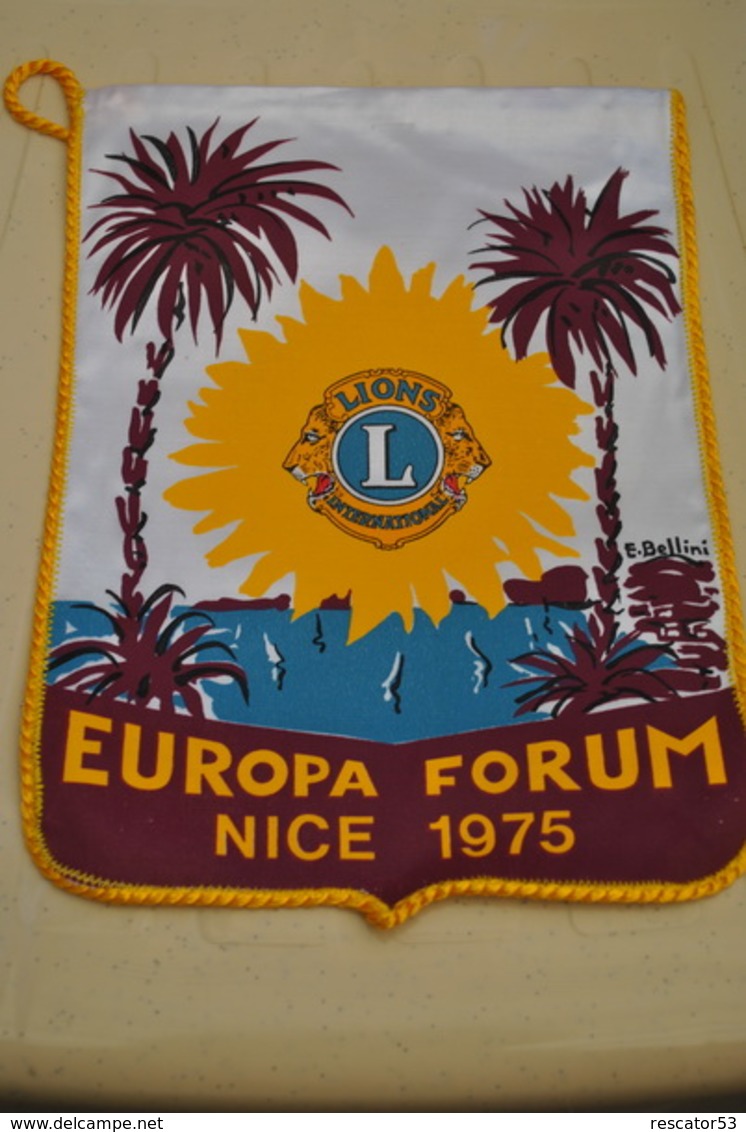 Rare Fanion Lion's Club Europa Forum Nice 1975 - Sonstige & Ohne Zuordnung