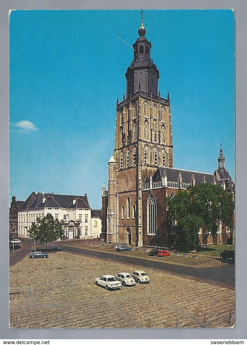 NL.- ZUTPHEN. St. Walburgskerk Met Stadhuis. Old Cars. 1976 - Kerken En Kathedralen
