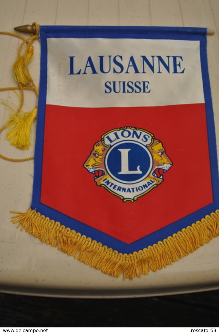 Rare Fanion Lion's Club Lausanne - Autres & Non Classés