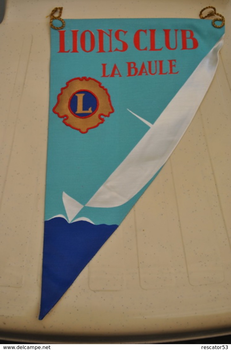 Rare Fanion Lion's Club Paris La Baule - Sonstige & Ohne Zuordnung