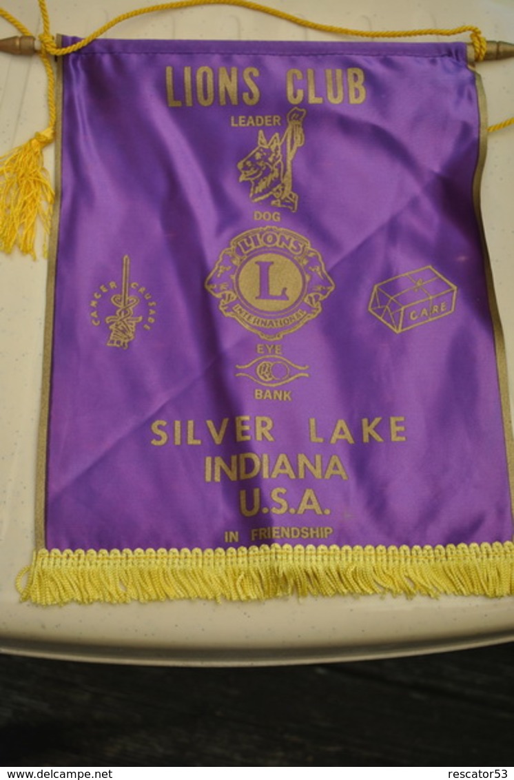 Rare Fanion Lion's Club Silver Lake Indiana USA - Andere & Zonder Classificatie