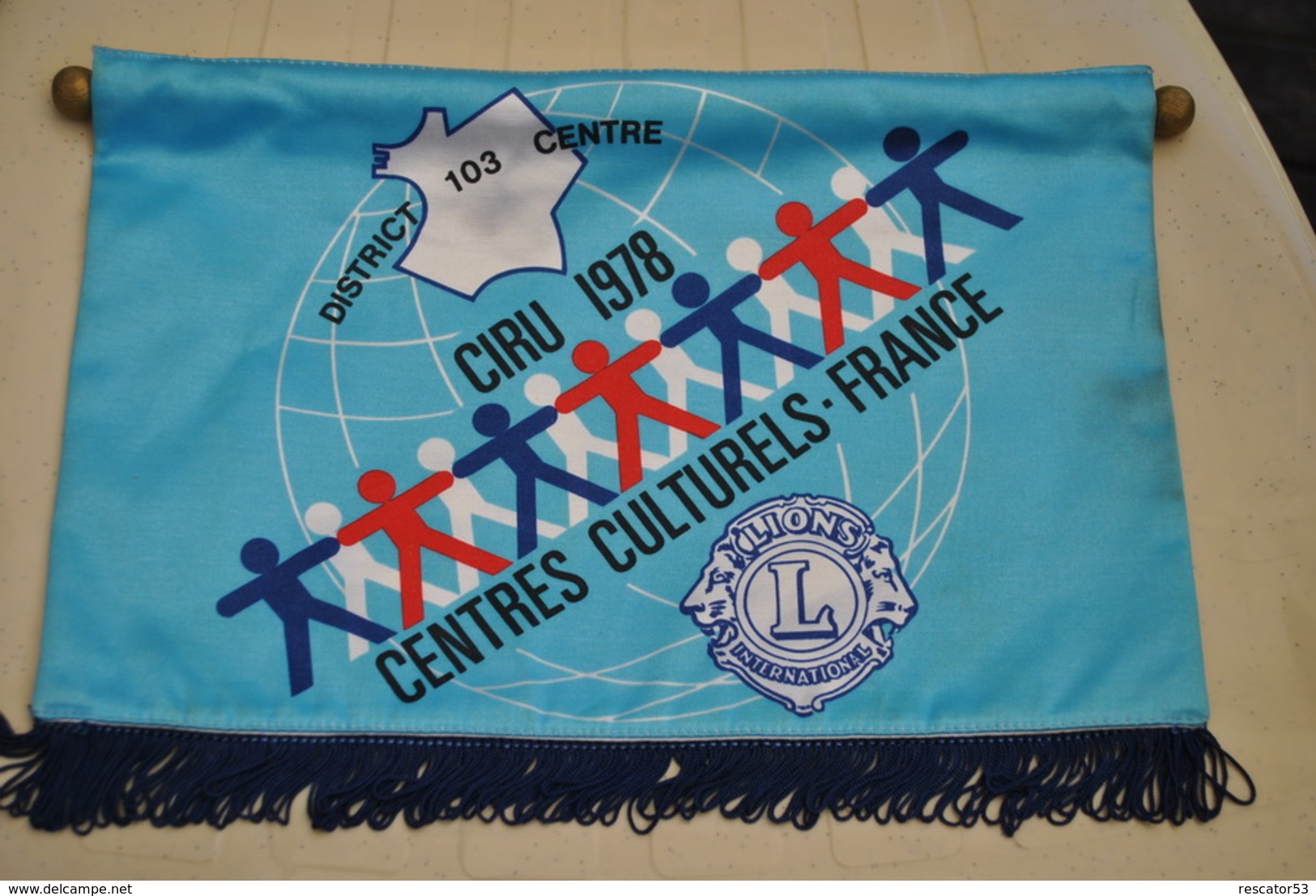 Rare Fanion Lion's Club CIRU 1978 Centres Culturels - Andere & Zonder Classificatie