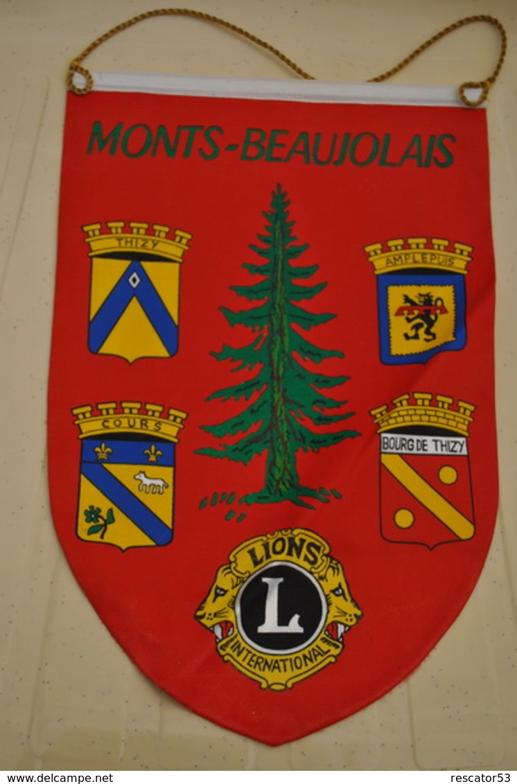 Rare Fanion Lion's Club Monts-Beaujolais - Autres & Non Classés