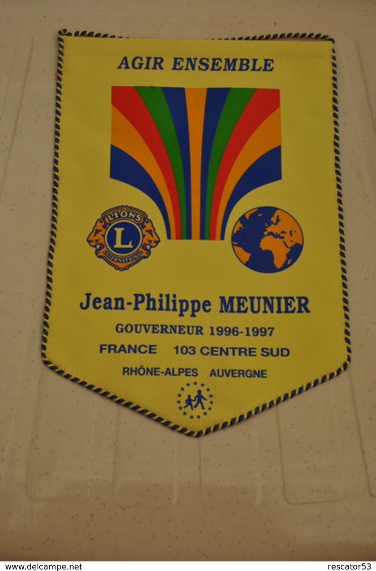 Rare Fanion Lion's Club Gouverneur Jean-philippe Meunier 1996-1997 Rhône-Alpes Auvergne - Other & Unclassified