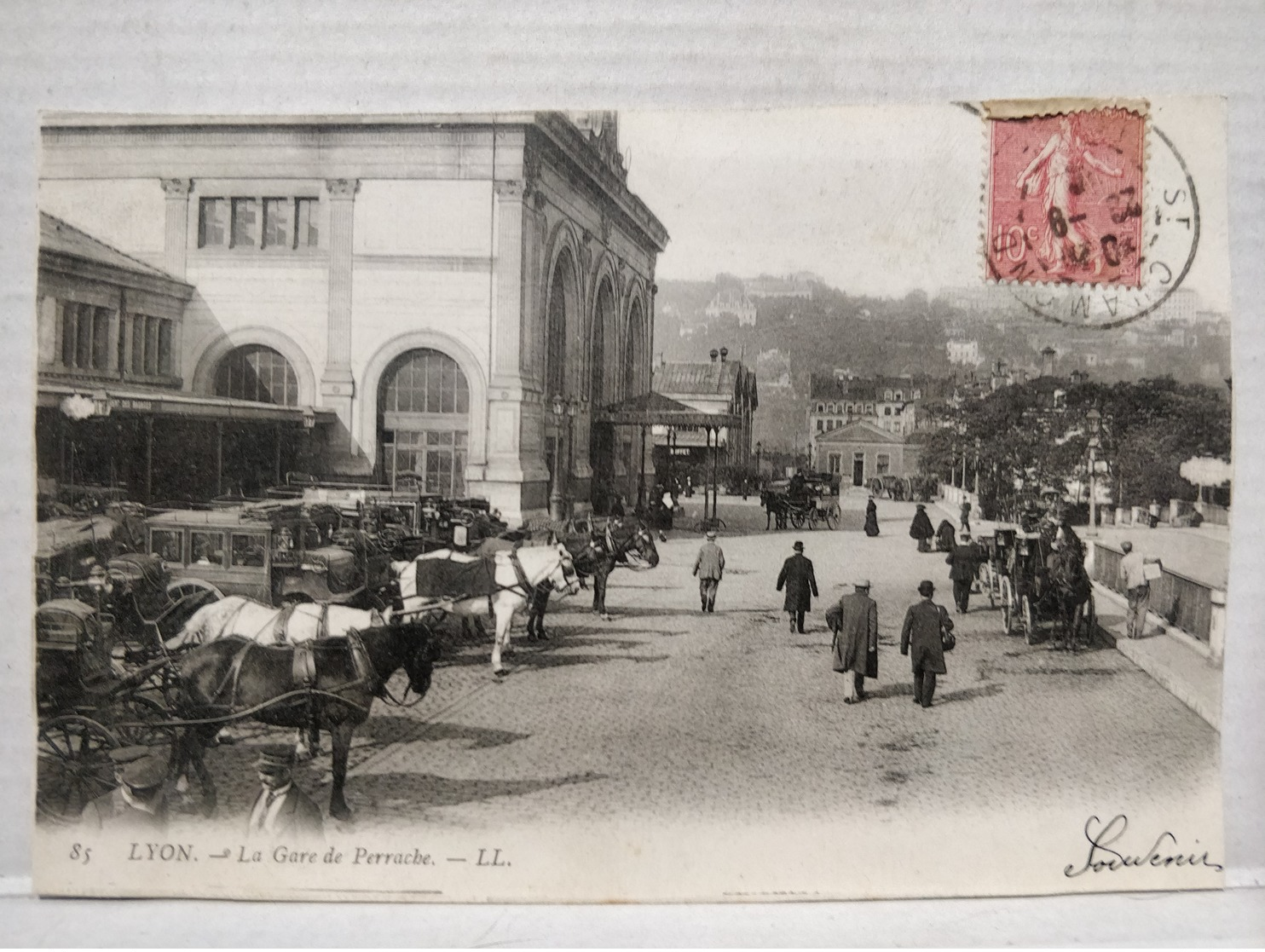 Lyon. Gare Perrache. Animée - Autres & Non Classés