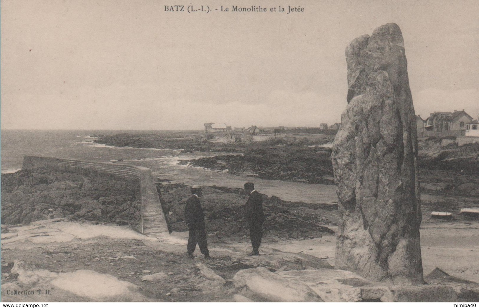 BATZ - Le Monolithe Et La Jetée - - Batz-sur-Mer (Bourg De B.)