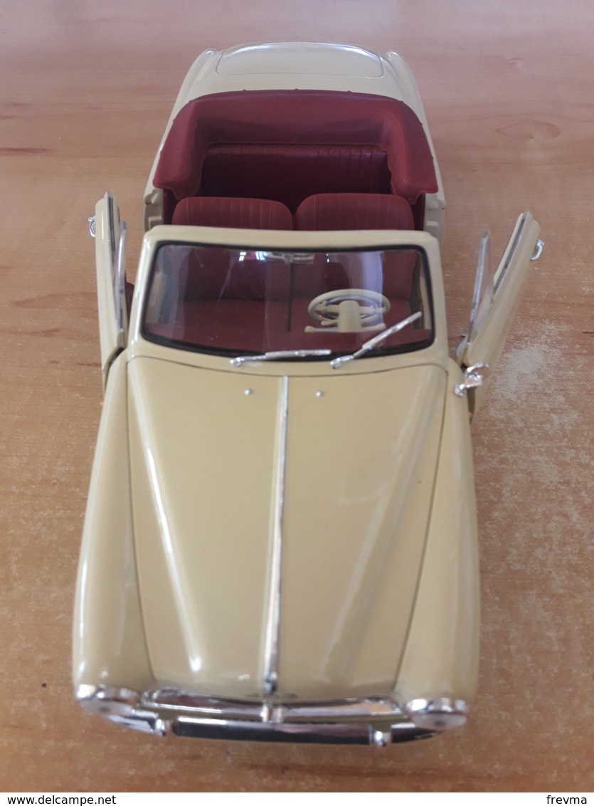 Peugeot 403 Cabriolet 8 Ch 1:18 Marque Solido - Solido