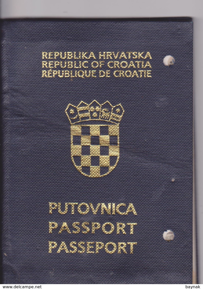 C14  --  CROATIA  --  PASSPORT  -  I.. MODEL  /  1993   /    LADY PHOTO - Historische Dokumente