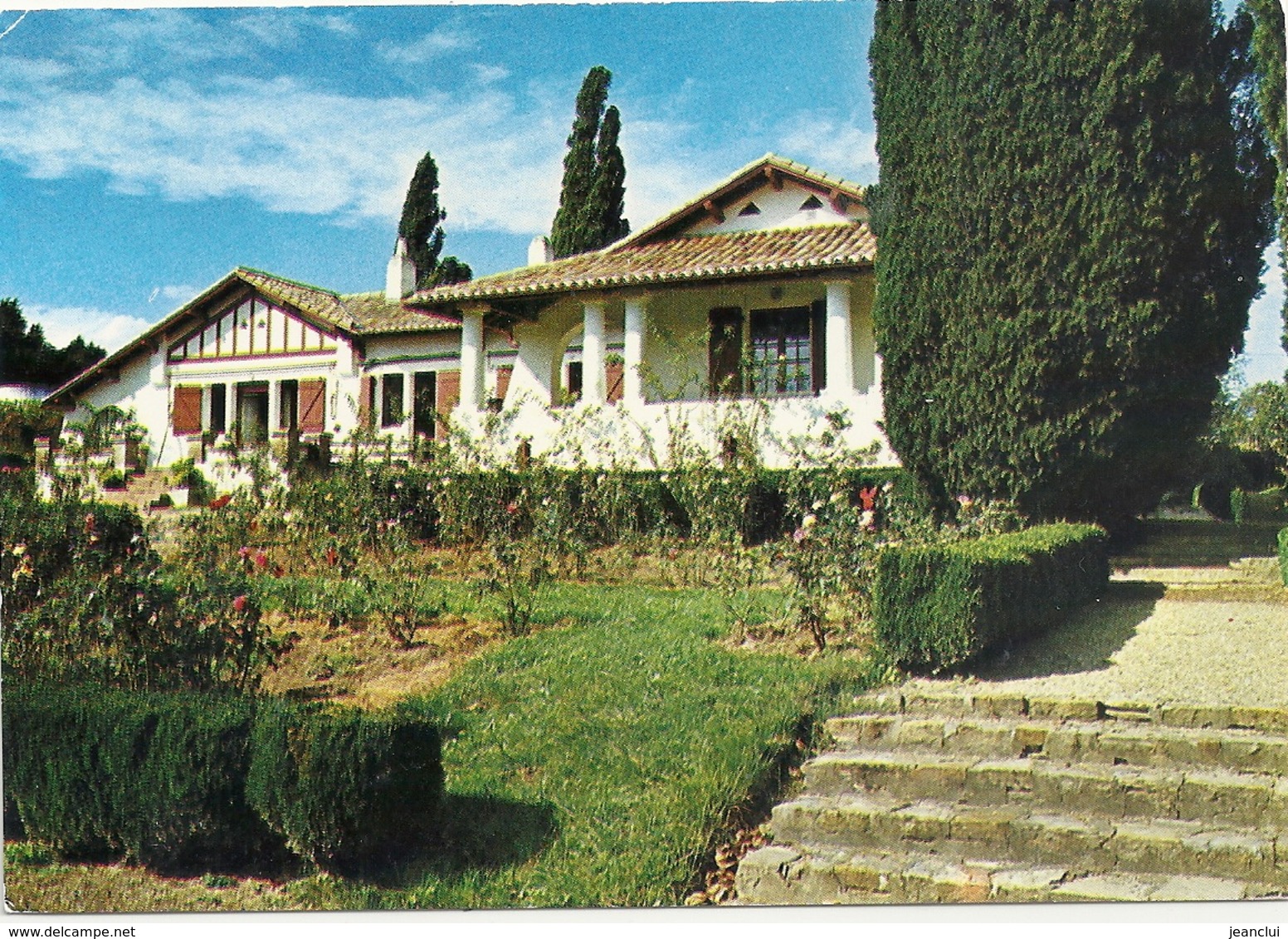 CPM . ABBAYE N. D. DE BELLOC - URT - HASPARREN . VILLA SAINT-MICHEL . CARTE NON ECRITE - Hasparren