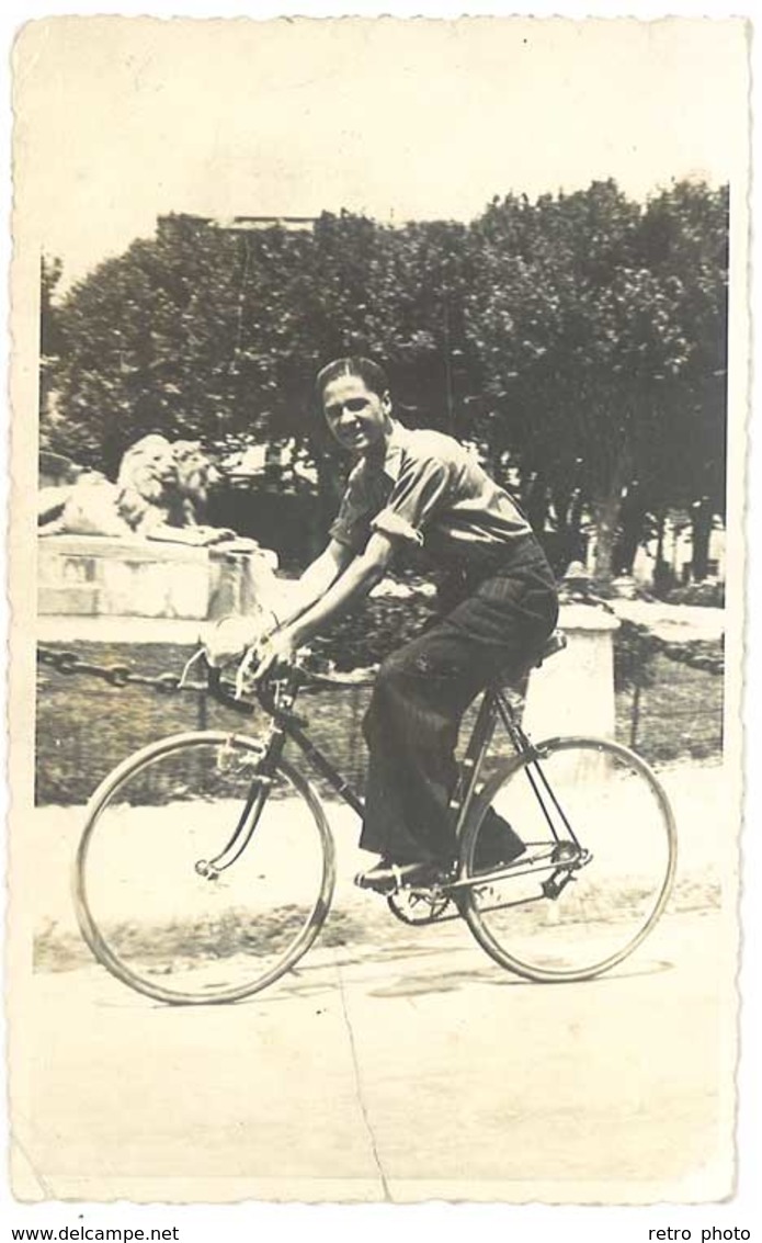 Cpa Carte-photo Jeune Homme Sur Son Vélo De Course   ( CPH ) - Autres & Non Classés