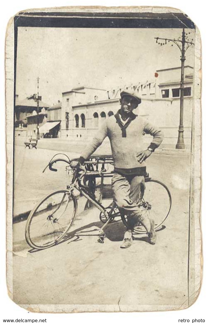 Cpa Carte-photo Homme à La Casquette & Son Vélo De Course  ( état )   ( CPH ) - Altri & Non Classificati