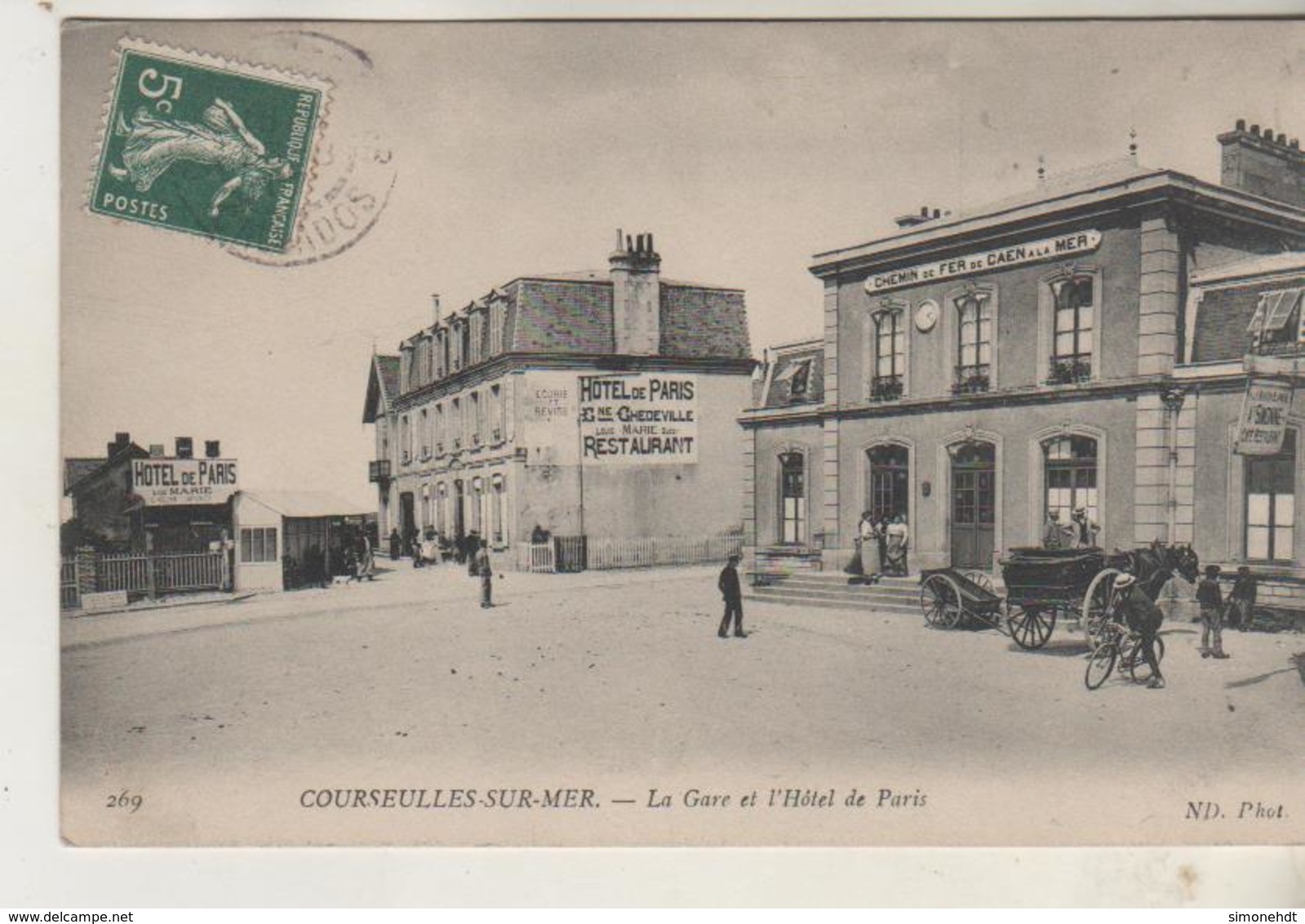 COURSEULLES Sur MER - La Gare Et L'Hotel De Paris - Courseulles-sur-Mer