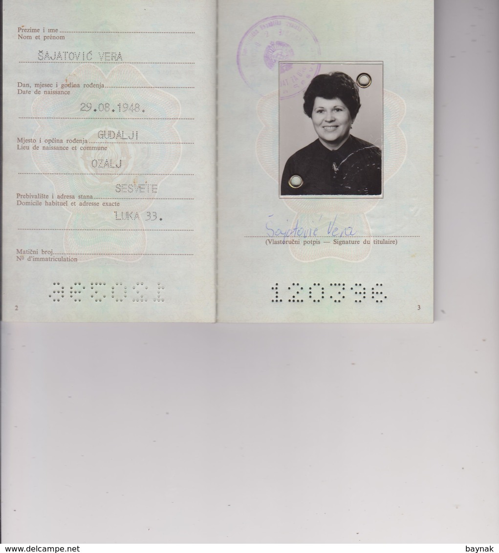 P19  --  SFR  YUGOSLAVIA  ---     PASSPORT   --   LADY PHOTO  ~~  1981 - Historische Dokumente