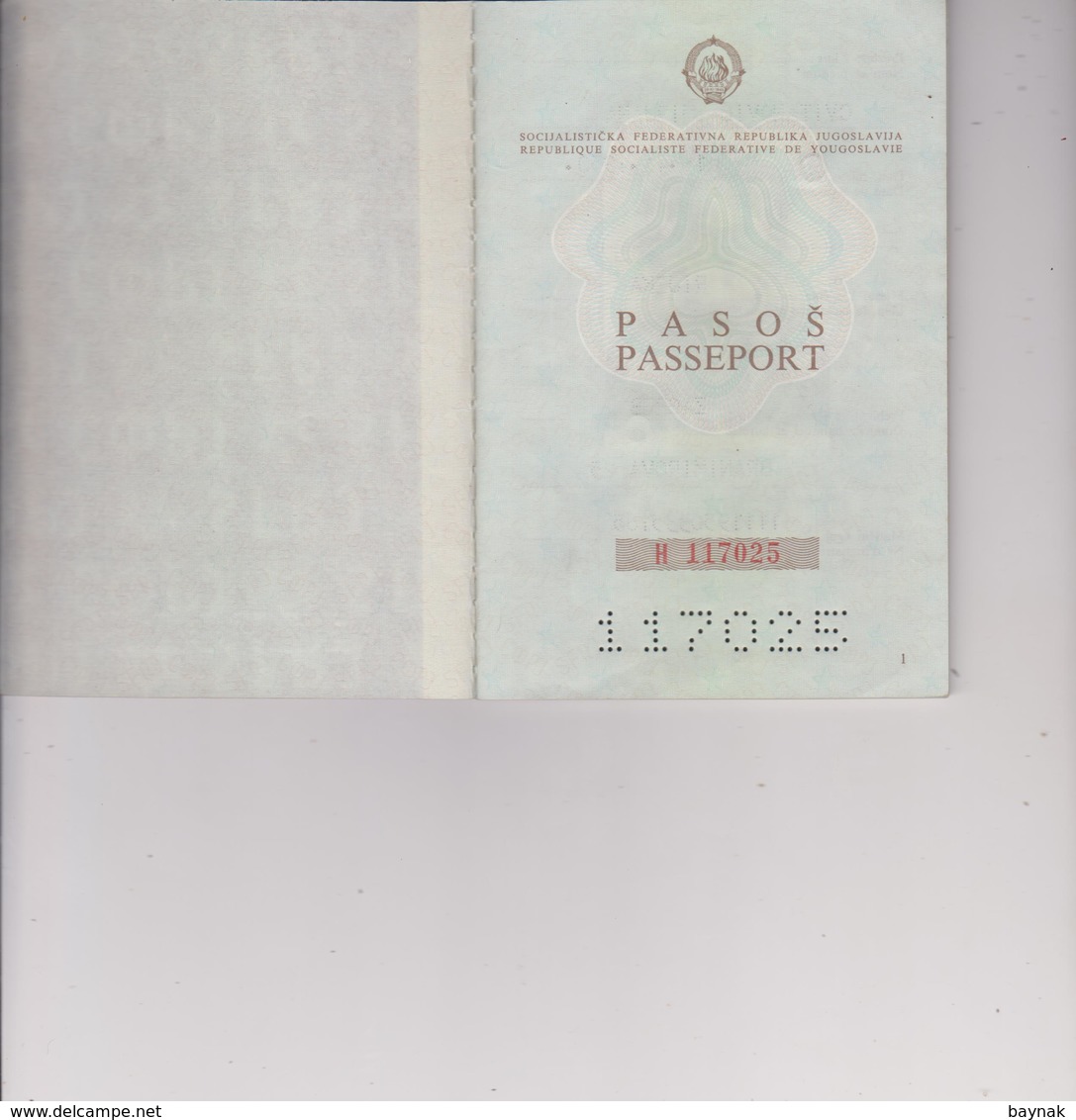 P33  --  SFR  YUGOSLAVIA  ---     PASSPORT   --   LADY PHOTO  ~~  1981 - Historische Dokumente