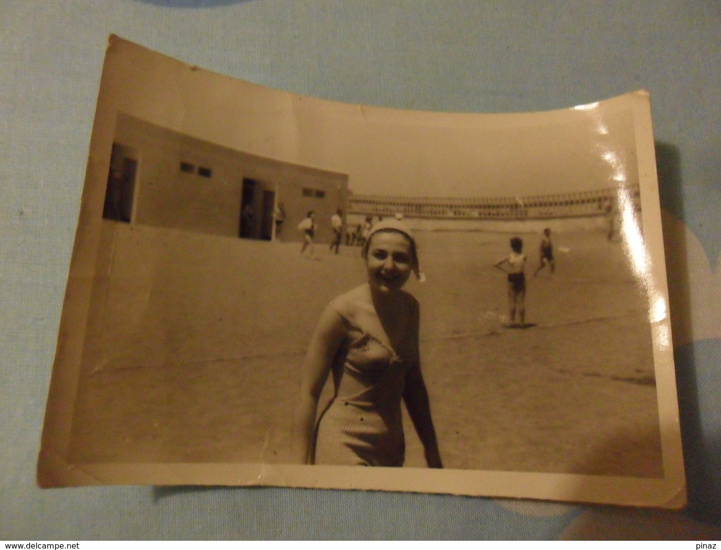 Foto RAGAZZA IN SPIAGGIA 1950 - Pin-ups