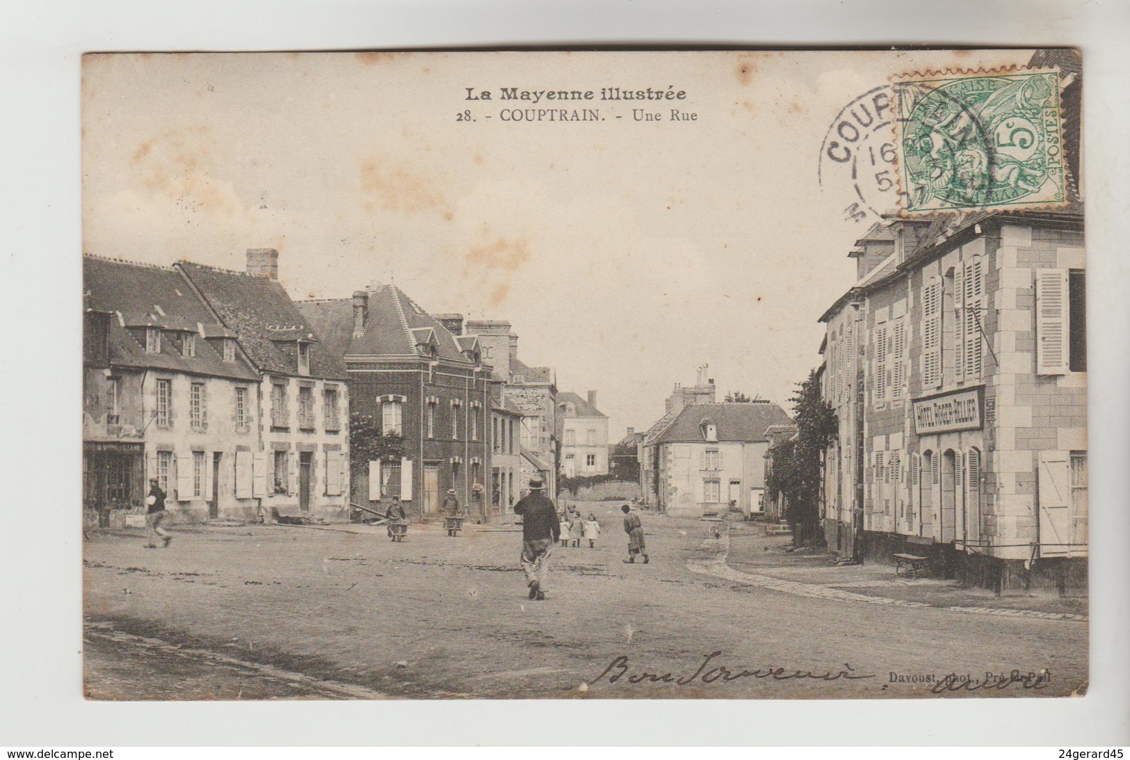 CPA COUPTRAIN (Mayenne) - Une Rue - Couptrain