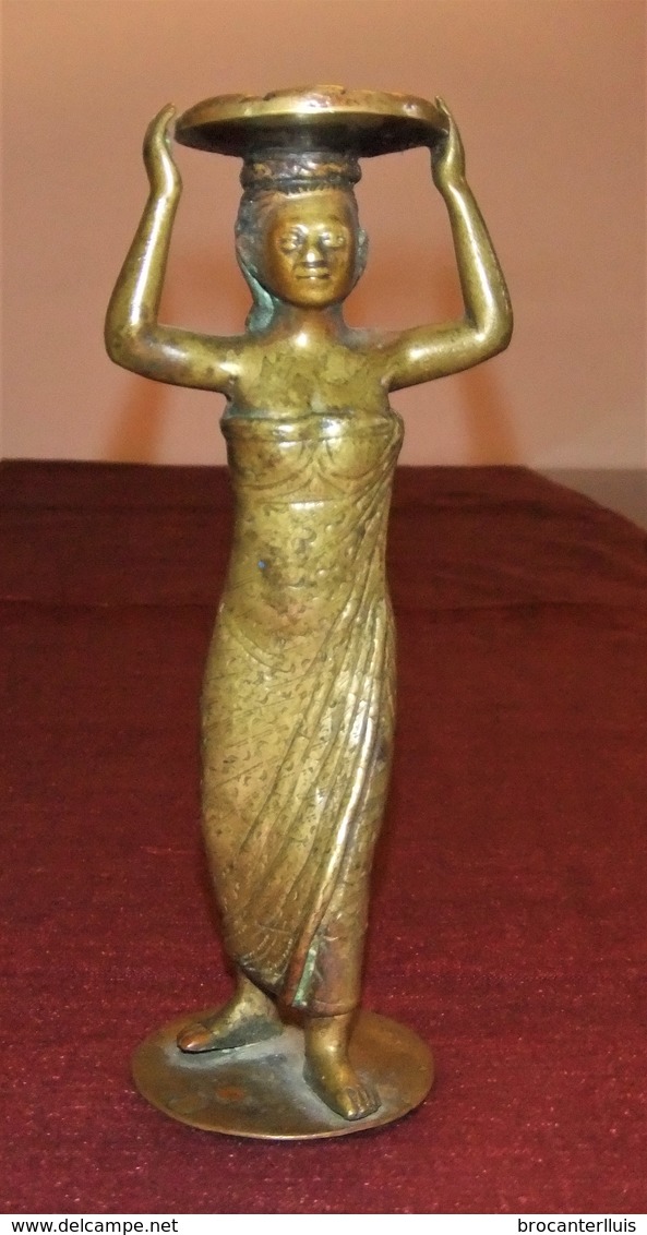 MAGNÍFICA Y ANTIGUA FIGURA DE BRONCE DE MUJER - Arte Asiático