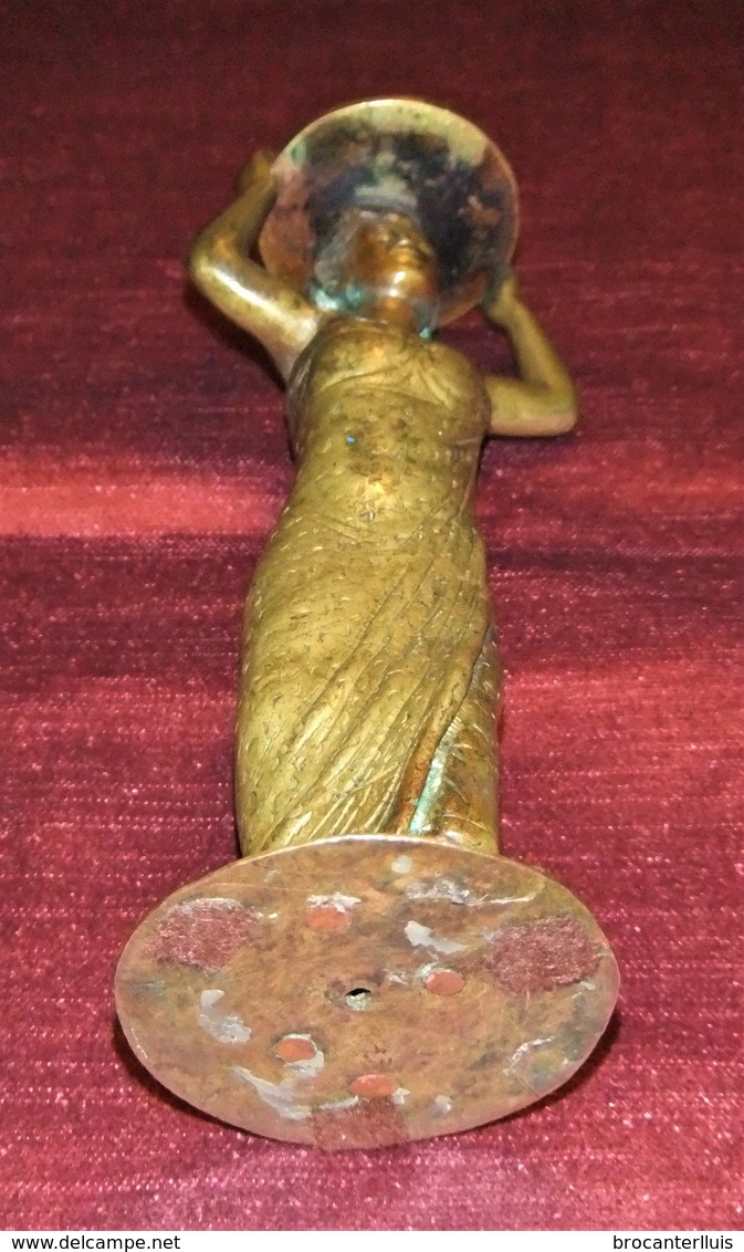 MAGNÍFICA Y ANTIGUA FIGURA DE BRONCE DE MUJER