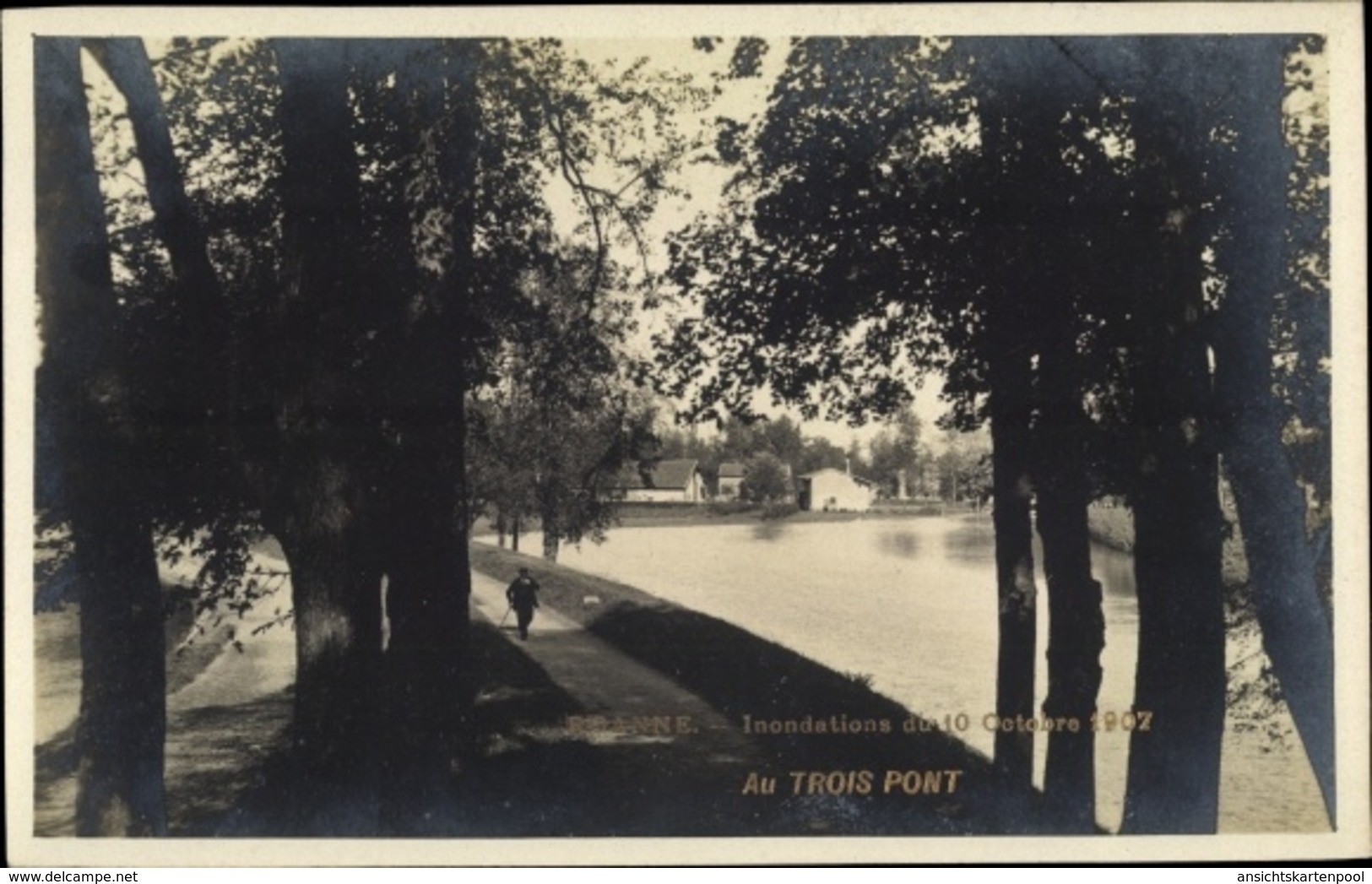 Cp Roanne Loire, Inondations Du 10 Octobre 1907, Au Trois Pont - Autres & Non Classés