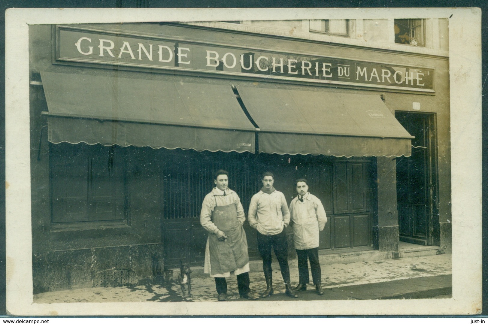69.VENISSIEUX CP Photo Commerce GP Animé Grande Boucherie Du Marché TB Rare 1920 Environ - Vénissieux