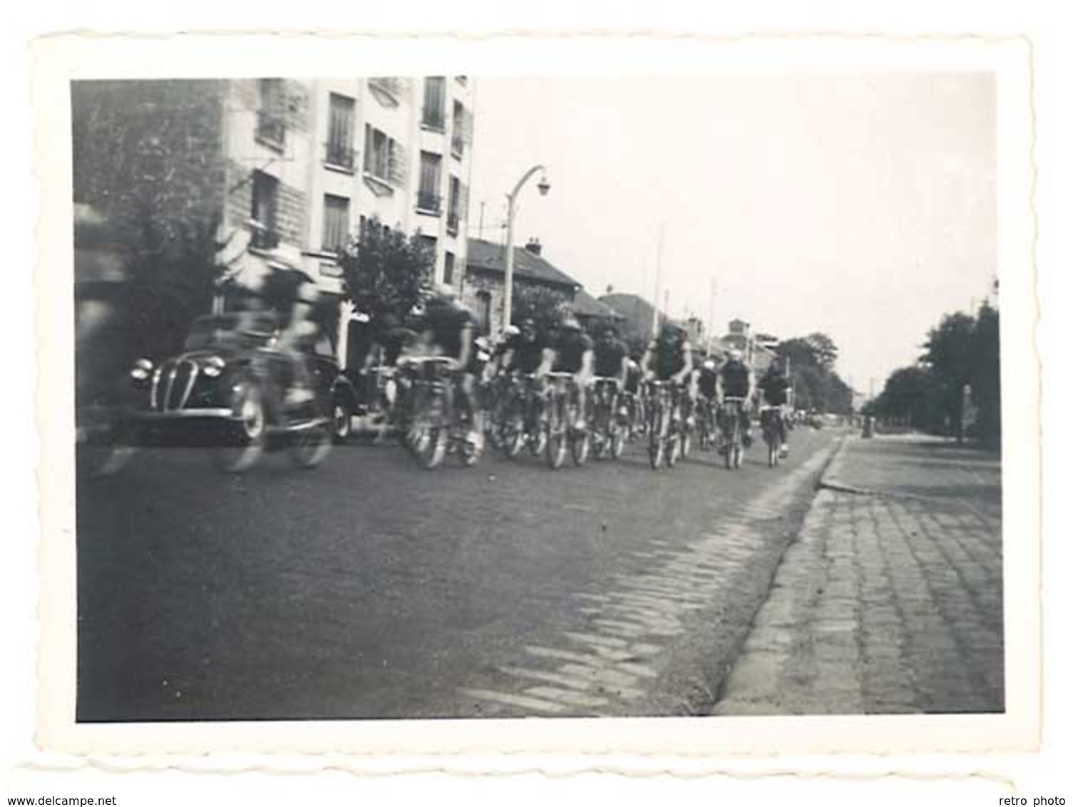 Photo Ancienne Course Cycliste à Localiser - Sports