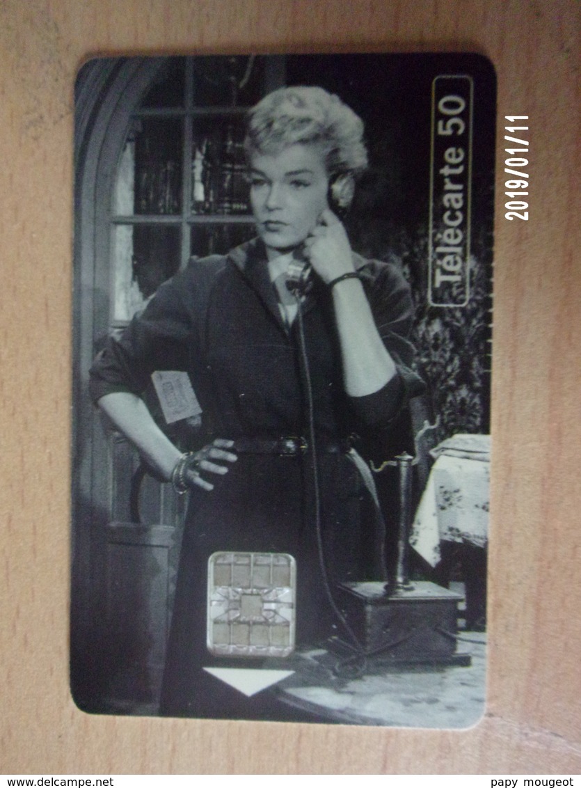 F449A 50U 12/93 SC7 N° C41143704 Rouge - Simone Signoret - Cinéma