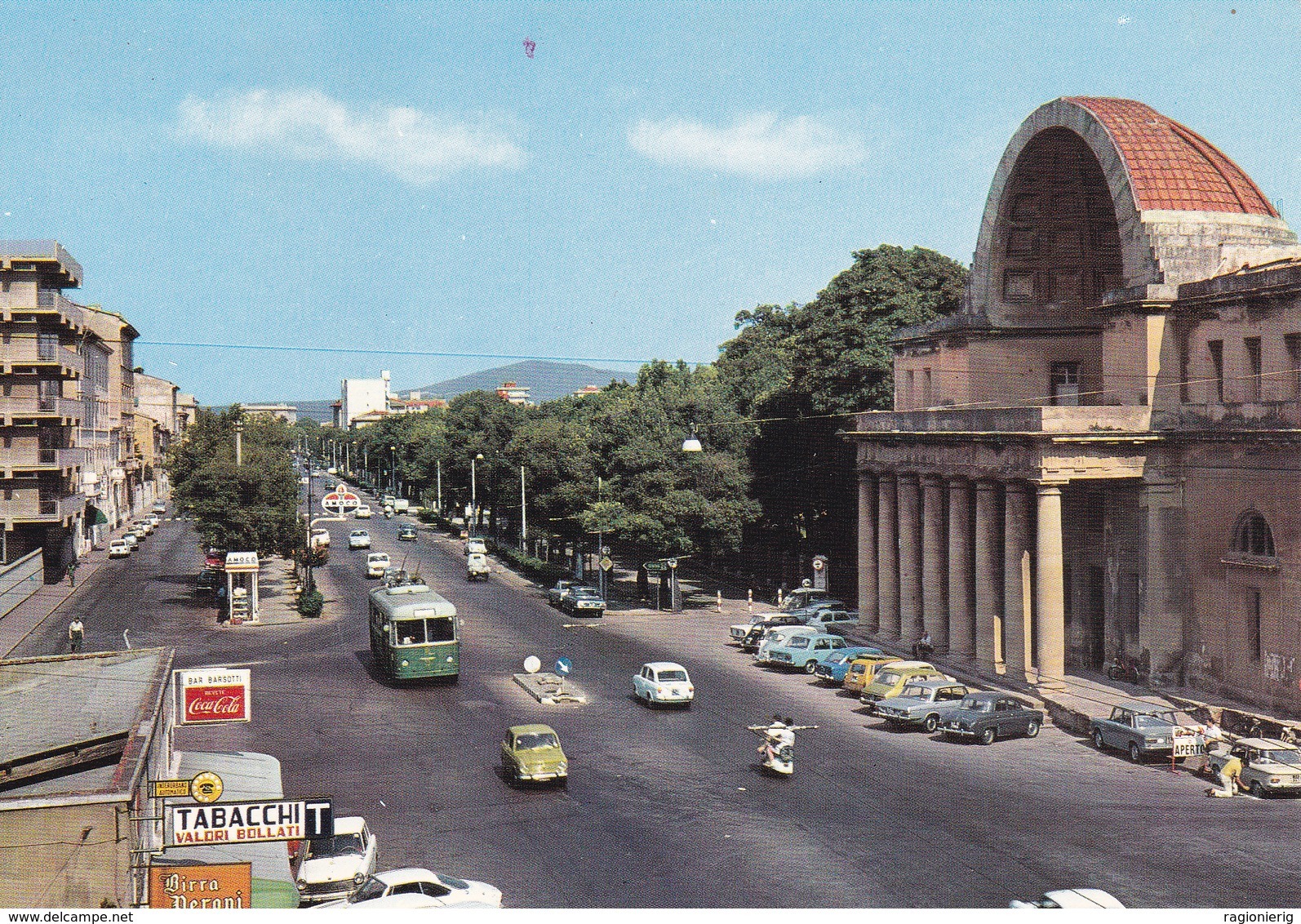 LIVORNO - Piazza Del Cisternone E Viale Carducci - Insegna Pubblicitaria BIRRA PERONI - Filobus - Tabacchi - Coca Cola - Livorno