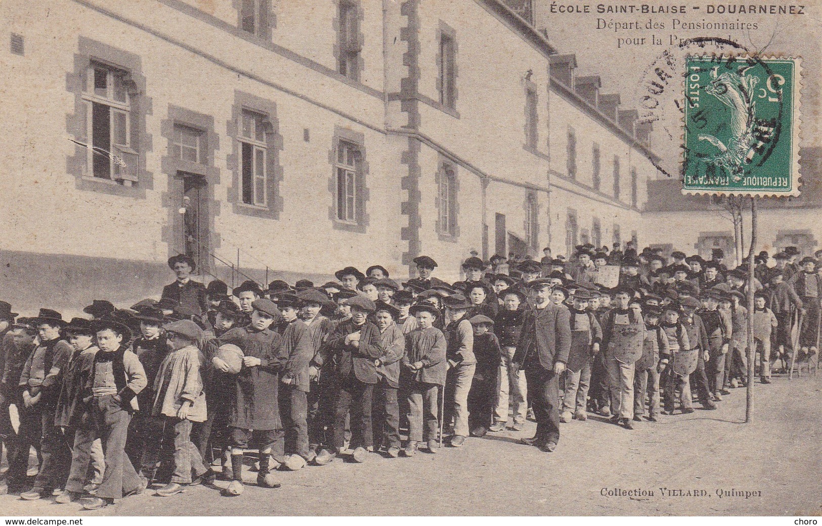 29 - DOUARNENEZ - ECOLE SAINT BLAISE - DEPART DES PENSIONNAIRES POUR LA PROMENADE - Douarnenez