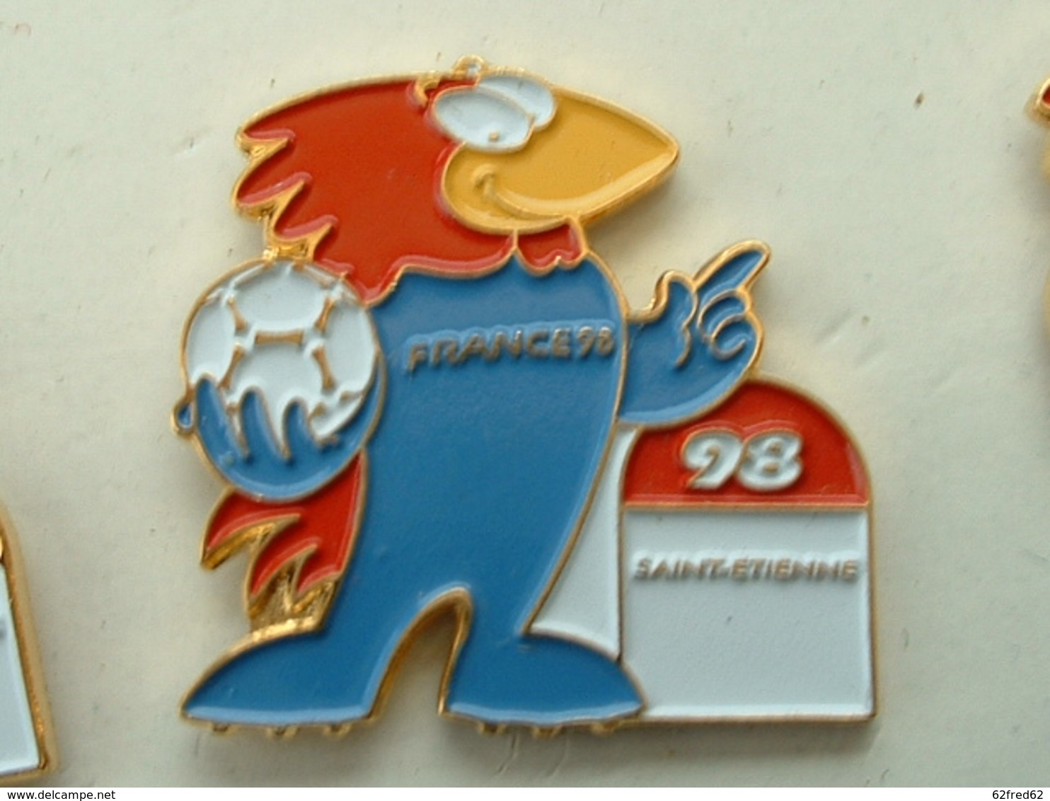 PIN'S FOOTBALL COUPE DU MONDE FRANCE 98 - FOOTIX -  SAINT ETIENNE - Fútbol