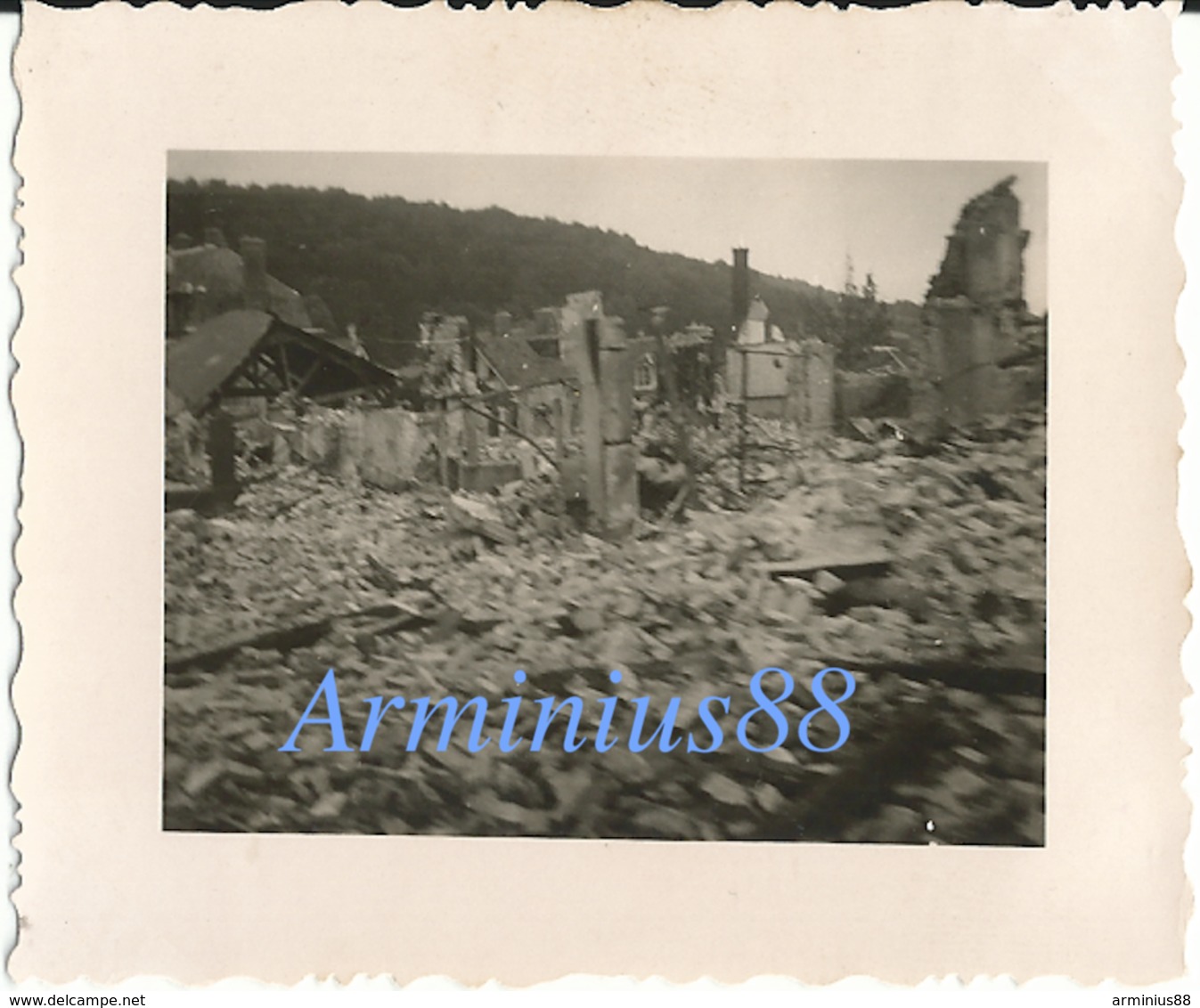 Campagne De France 1940 - Breteuil (Oise) - Maisons Détruites Et Cheval Mort - Ville Bombardée - Westfeldzug - Wehrmacht - Guerra, Militari