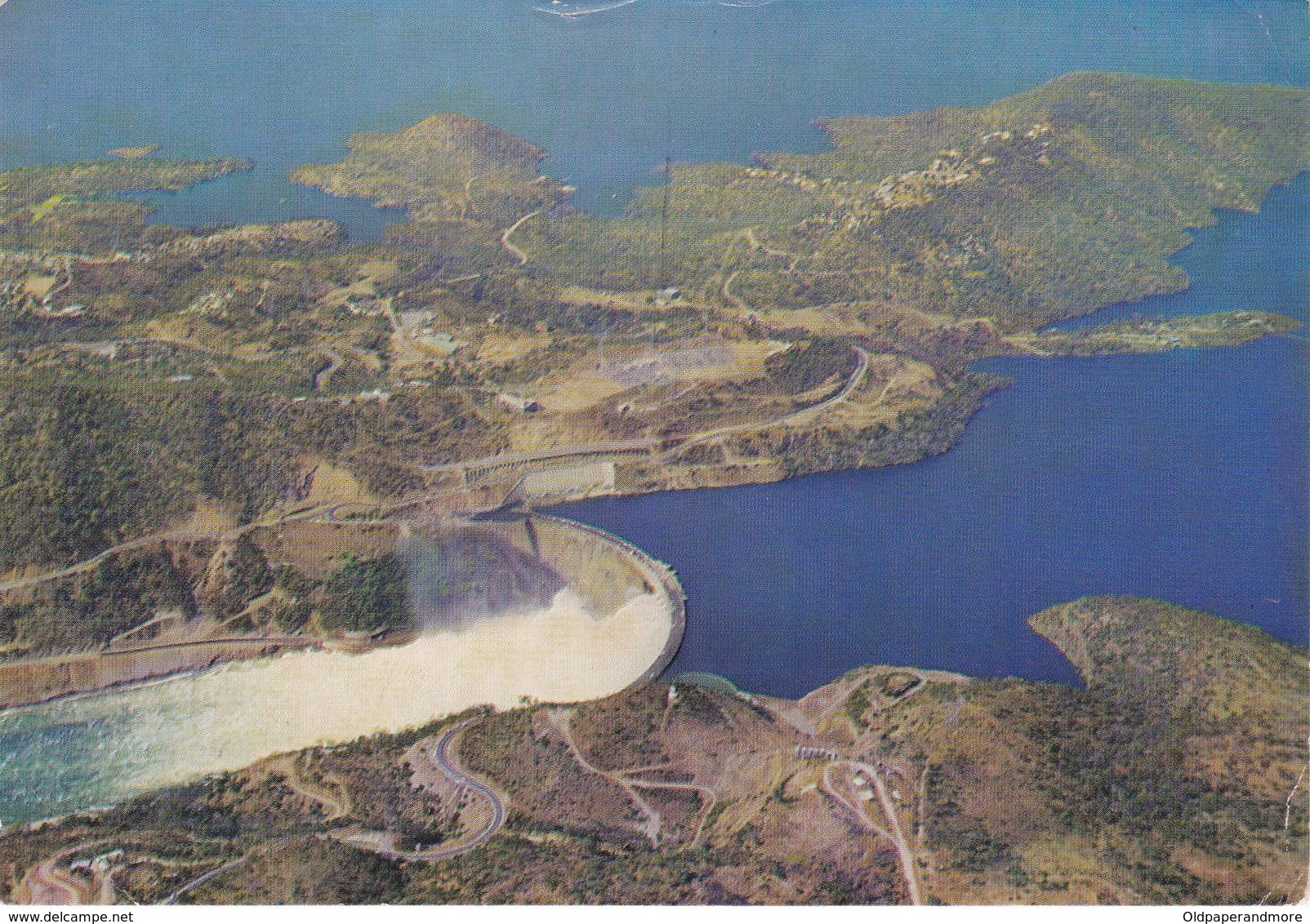 POSTCARD ROHDESIA - KARIBA DAM - CIRCULATED BY AIR MAIL  TO MOZAMBIQUE - MINERAL STAMP - Zimbabwe