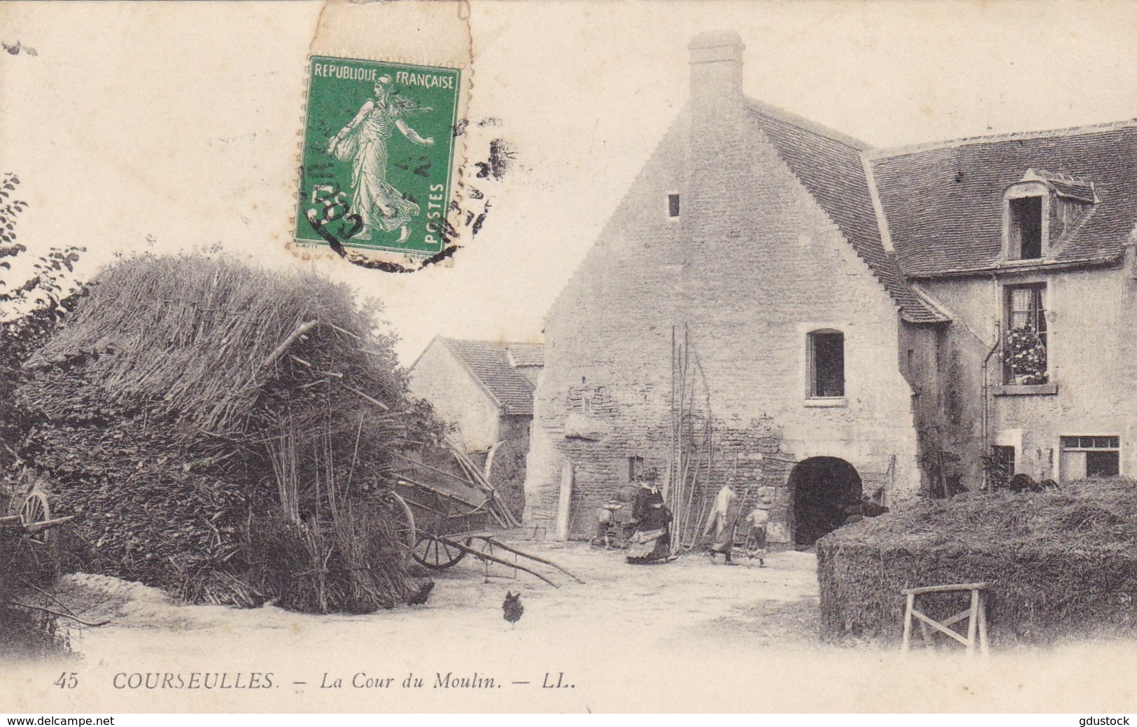 Calvados - Courseulles - La Cour Du Moulin - Courseulles-sur-Mer