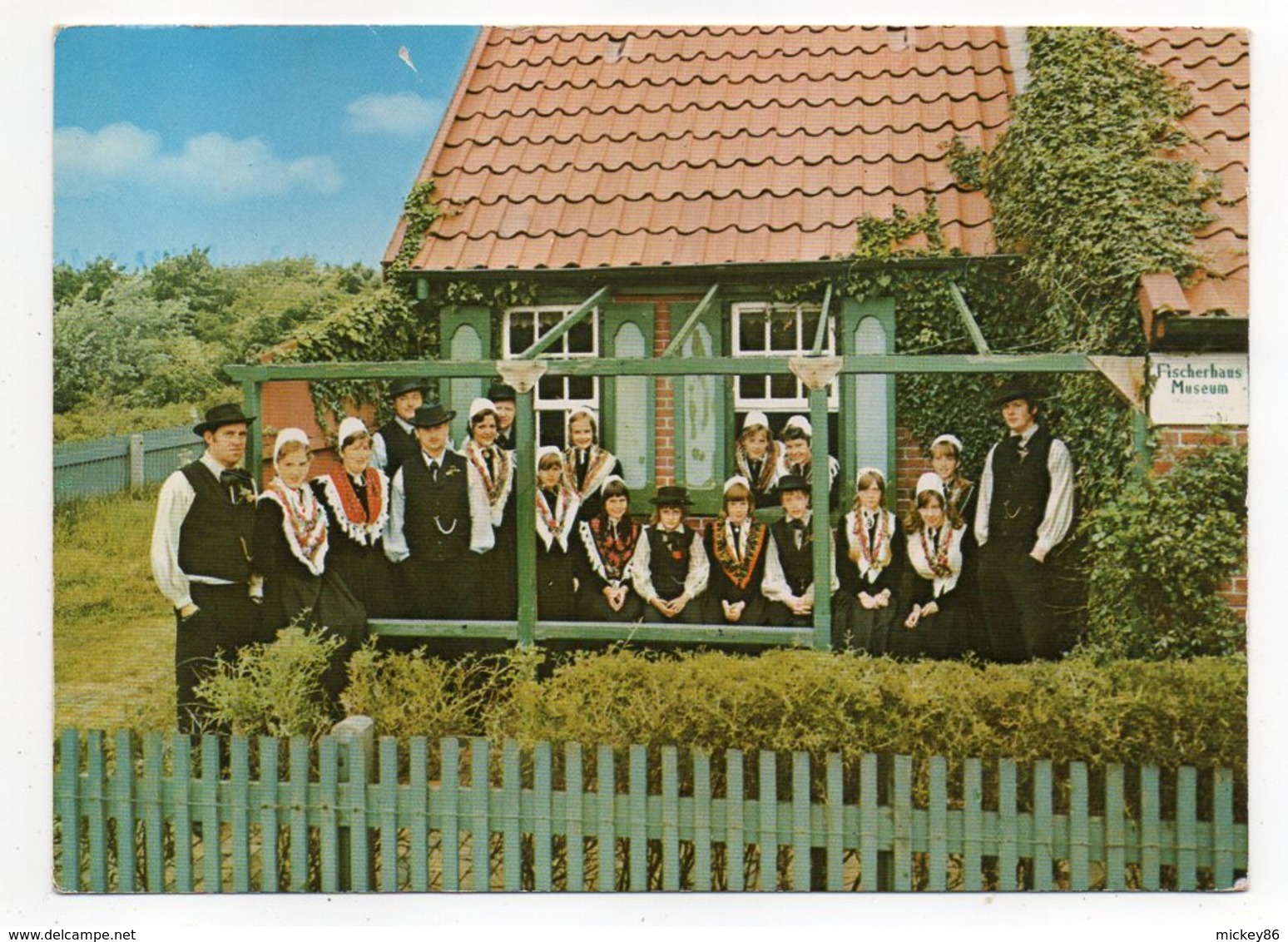Allemagne -- NORDENEY  --1981 -- Fisherhauss  Museum  (animée , Groupe Folklorique,costumes,coiffes) - Norderney