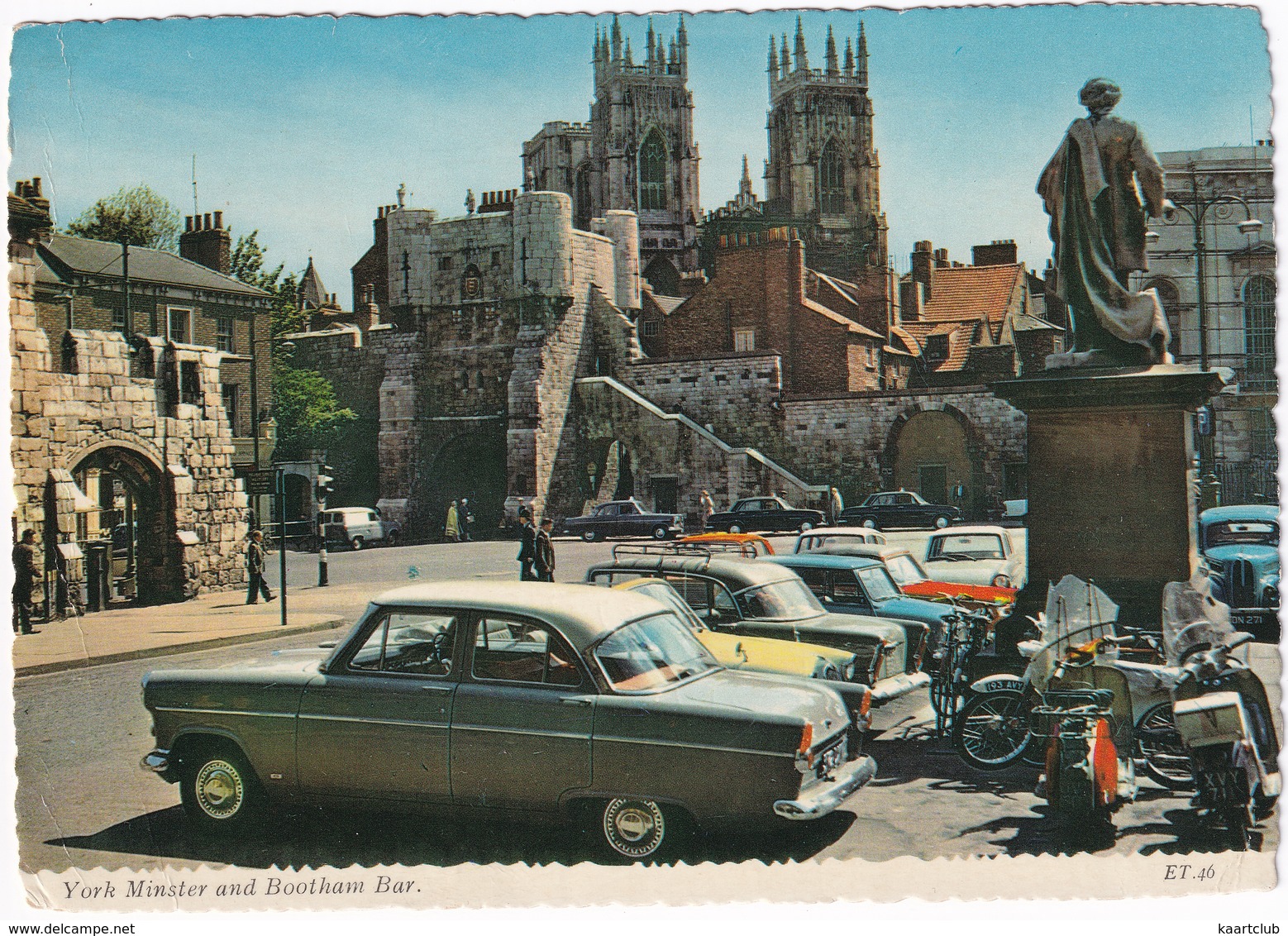 York: FORD CONSUL MKII, SINGER GAZELLE III CONV., VAUXHALL VICTOR, MINI, FORD ANGLIA, SCOOTER, MOTORCYCLES - Toerisme