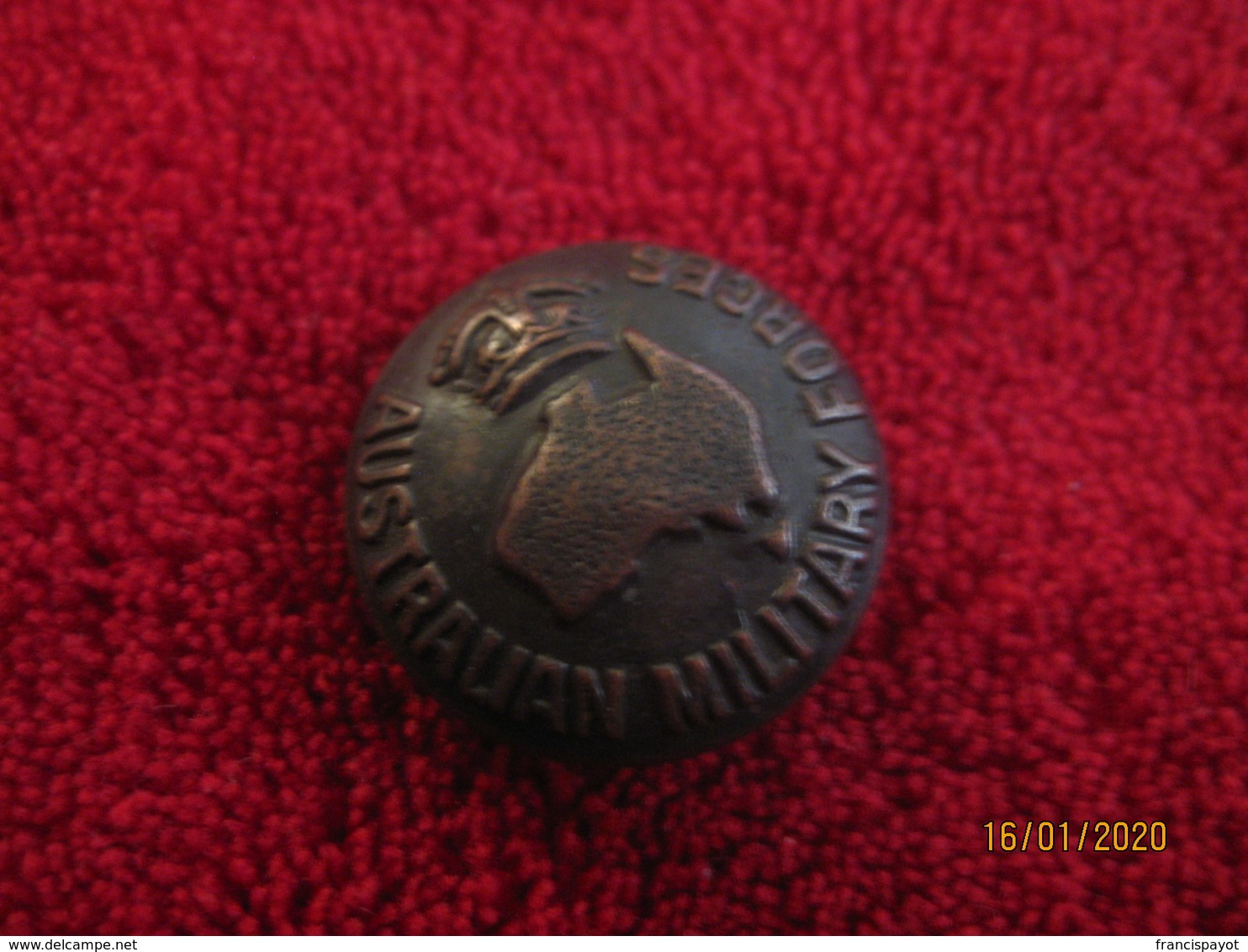 Australia: 5 Buttons Australian Military Forces In East Africa 1941 - Knoppen