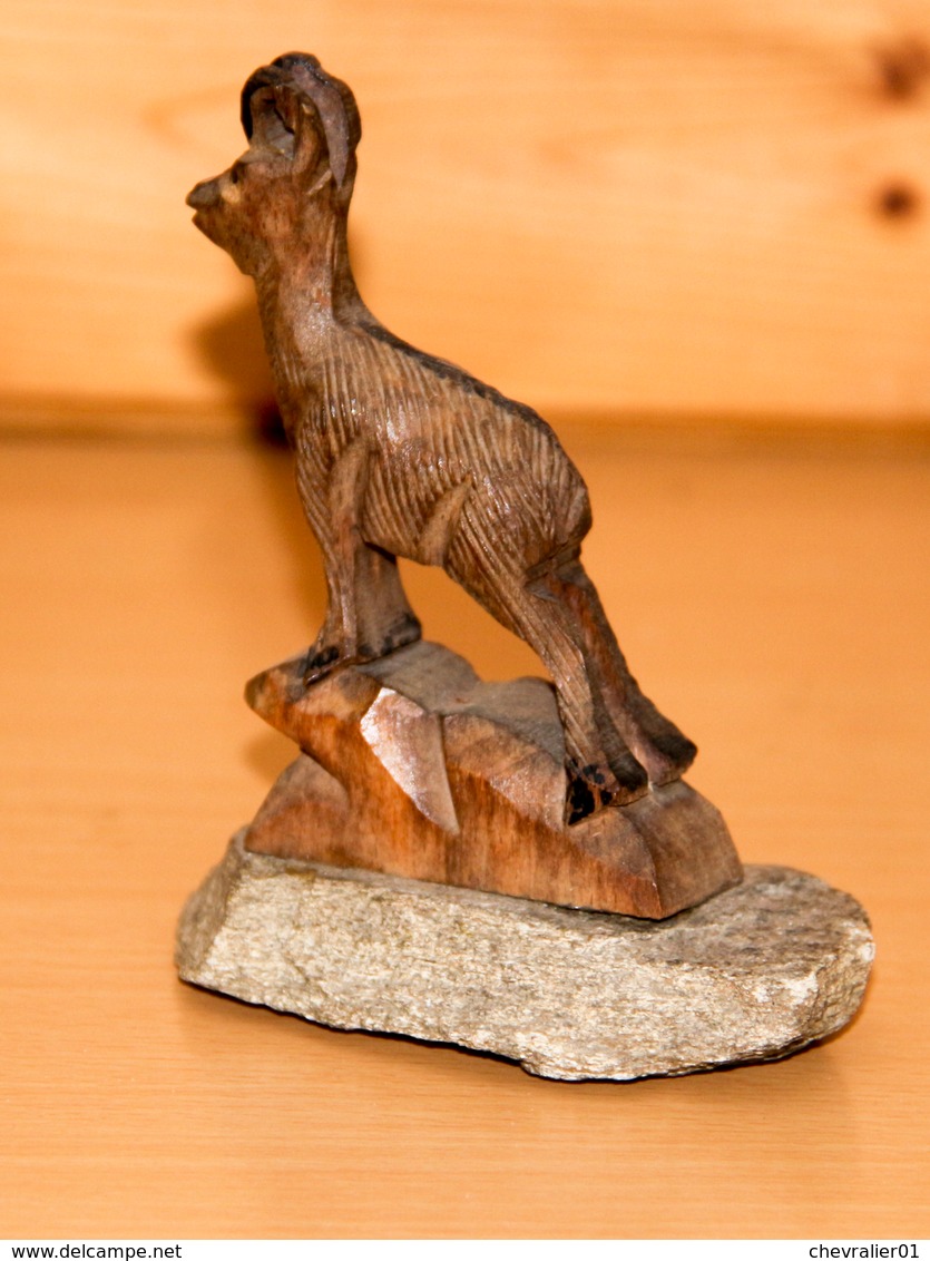 Art-antiquité_sculpture Bois_98_chamois Sur Rocher. - Bois