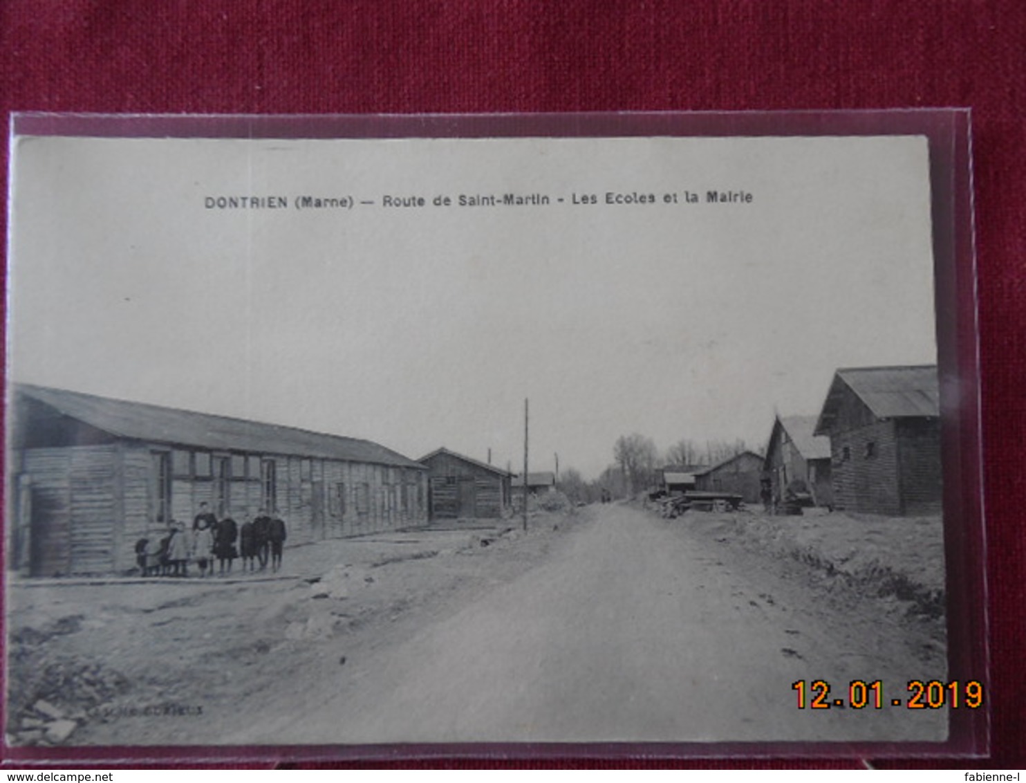 CPA - Dontrien - Route De Saint-Martin - Les Ecoles Et La Mairie - Altri & Non Classificati