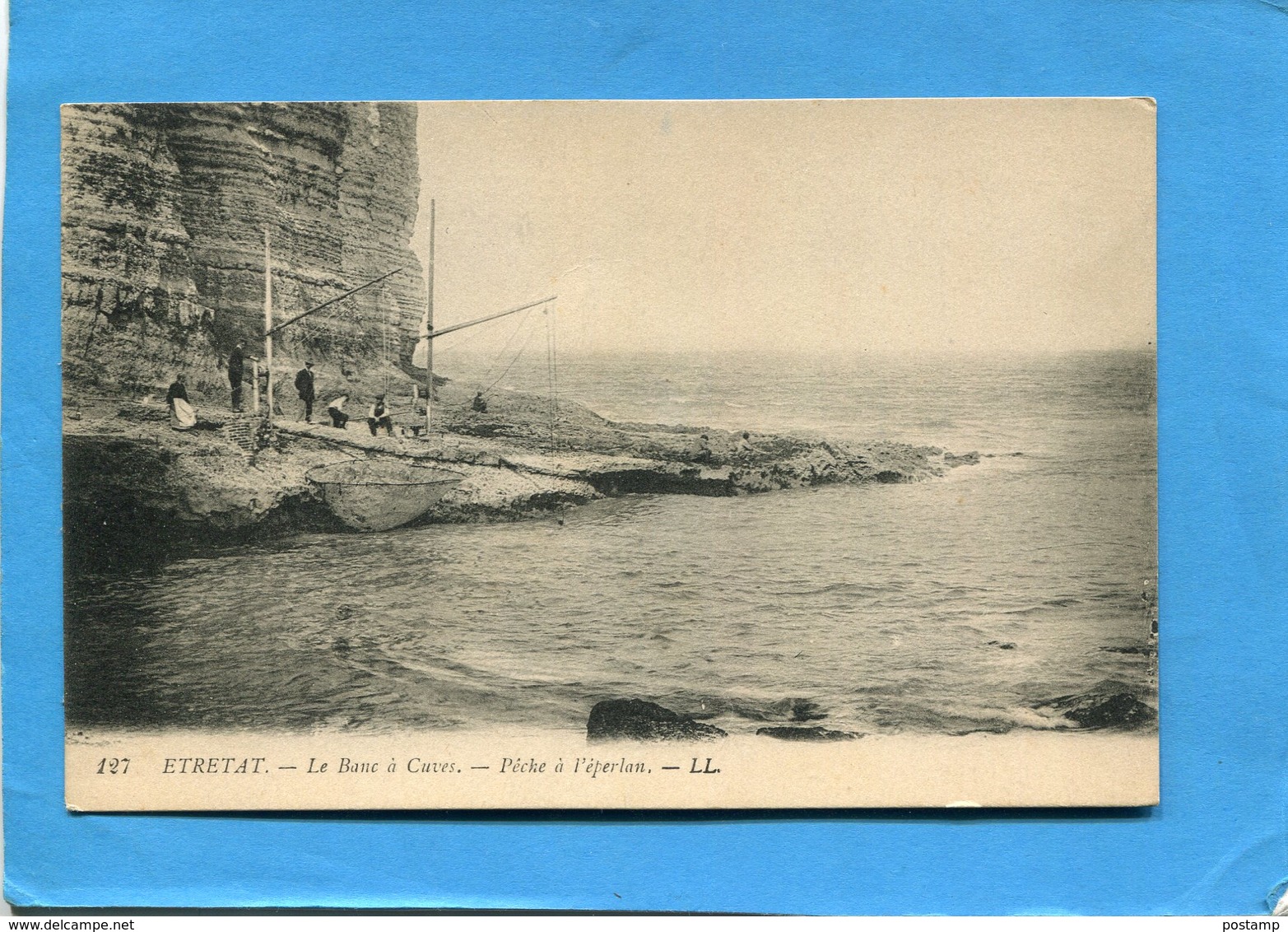 ETRETAT-Pêcheurs à L'éperlan Au Pied De La Falaise- édition LL-années 1910-20 - Etretat