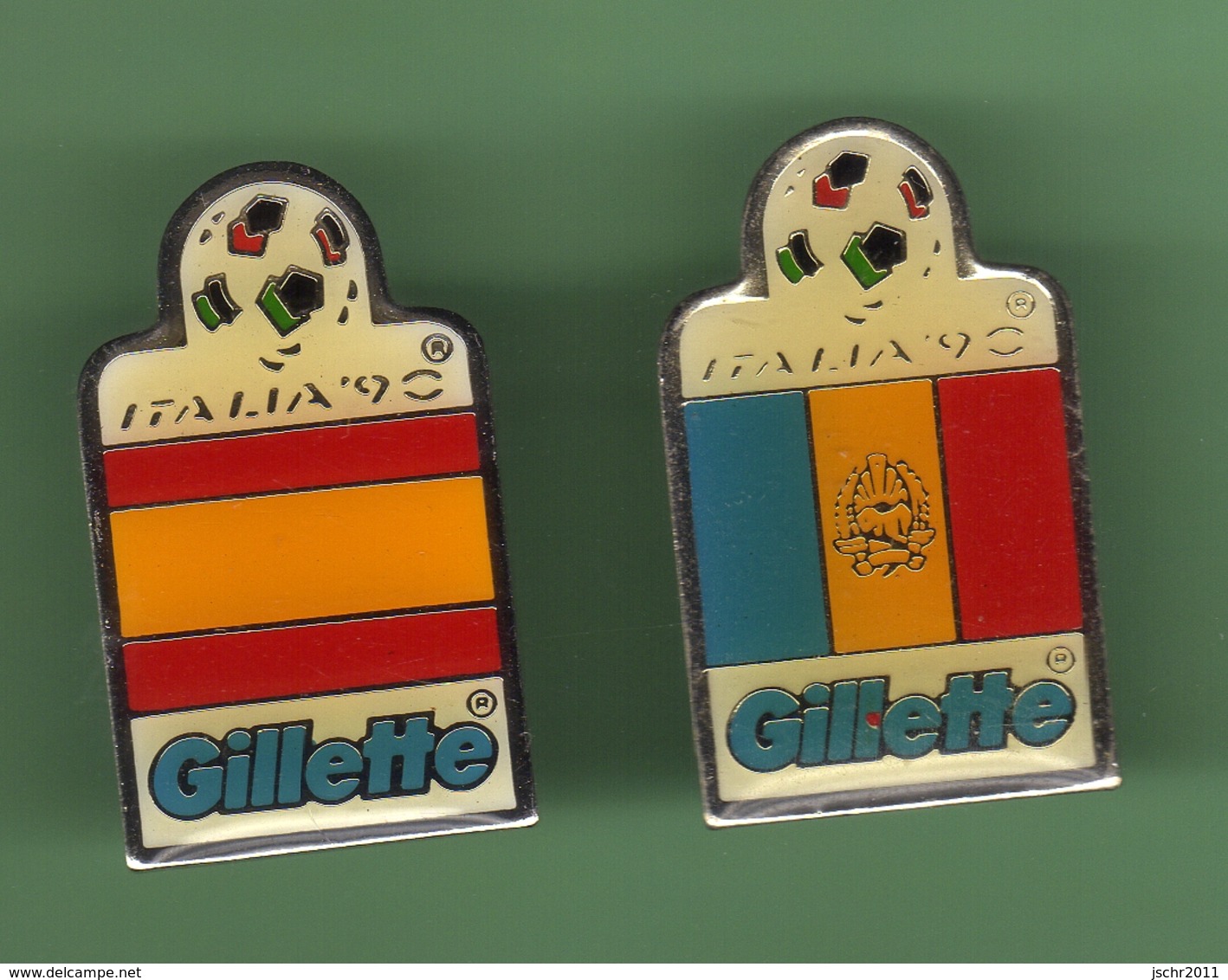 COUPE DU MONDE 90 ITALIE *** GILLETTE *** Lot De 2 Pin's Differents  *** 0101 - Football