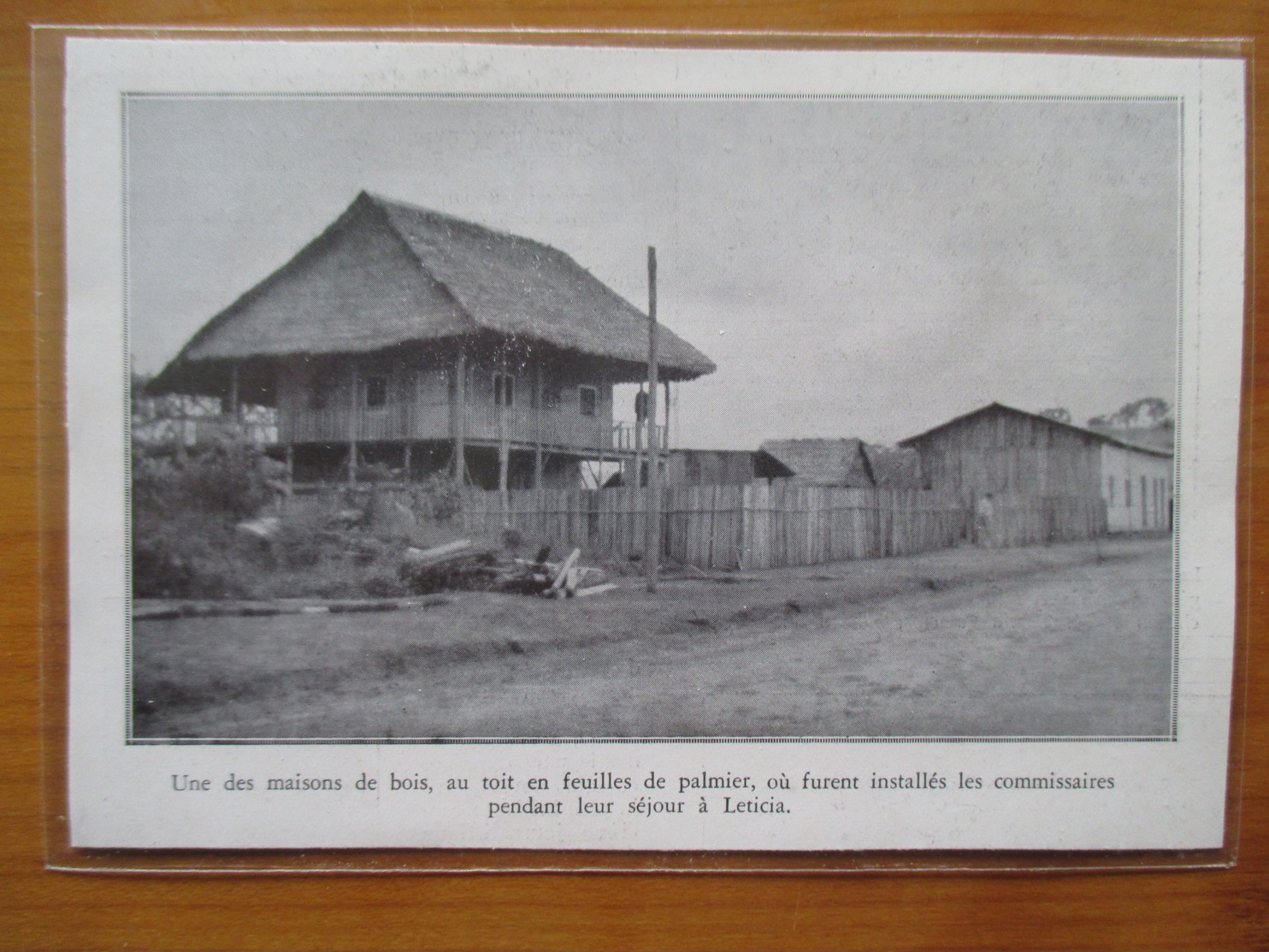 1935 COLOMBIA Colombie - Village De LETICIA    -  Coupure De Presse Originale (encart Photo) - Historical Documents