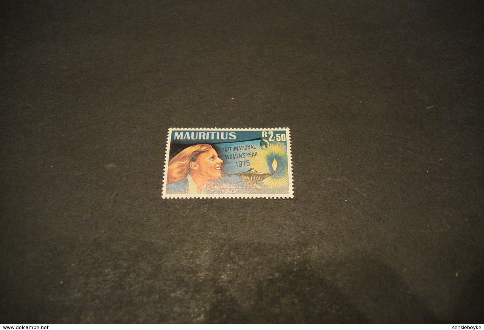 K18513 - Stamp MNH  Mauiritus 1975 - SC. 416 - Int. Women's Year - Maurice (1968-...)