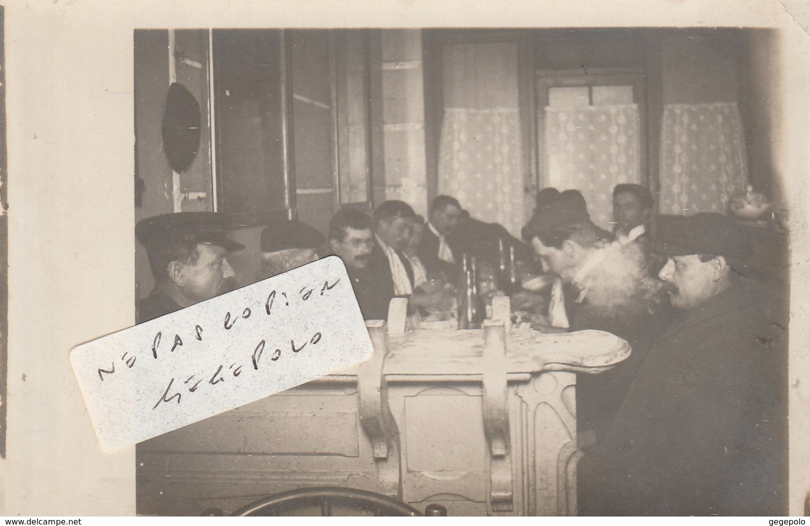 GIVORS - Un Repas Entre Amis En 1909     ( Carte-photo ) - Givors