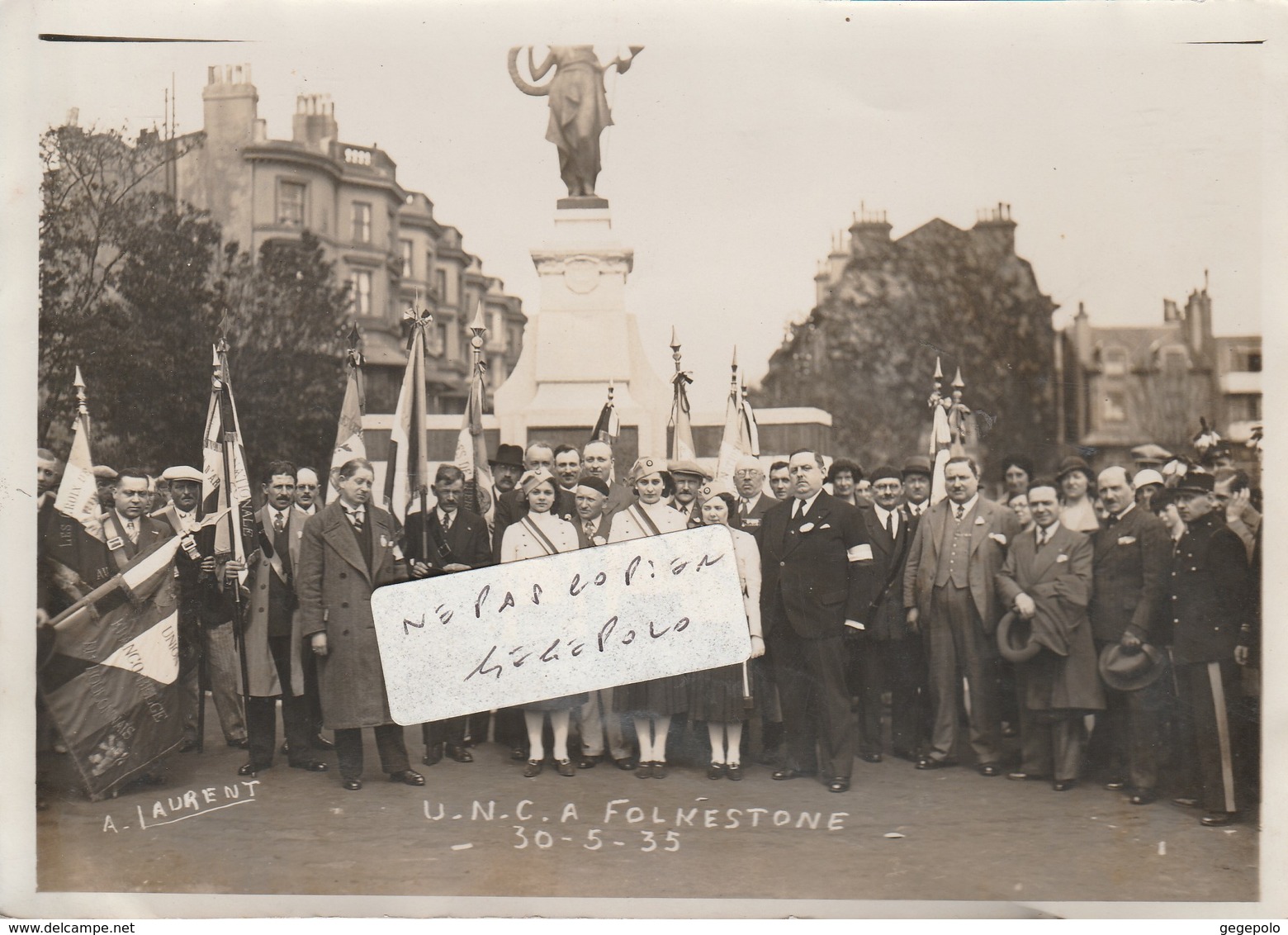 FOLKESTONE - Un Groupe  U.N.C.A  Entre 1935  (  Photo 17,5 Cm X 12,5 Cm ) - Folkestone