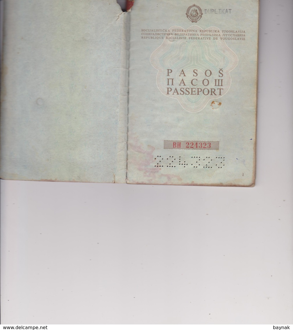 PM59  --  SFR  YUGOSLAVIA  --  PASSPORT --  NO PHOTO  ~ 1982  --  VISA    2 X CANADA - Historische Dokumente